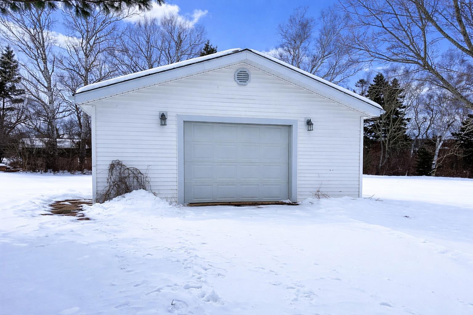 $349,900.00: 34 Riverbend Drive, Amherst