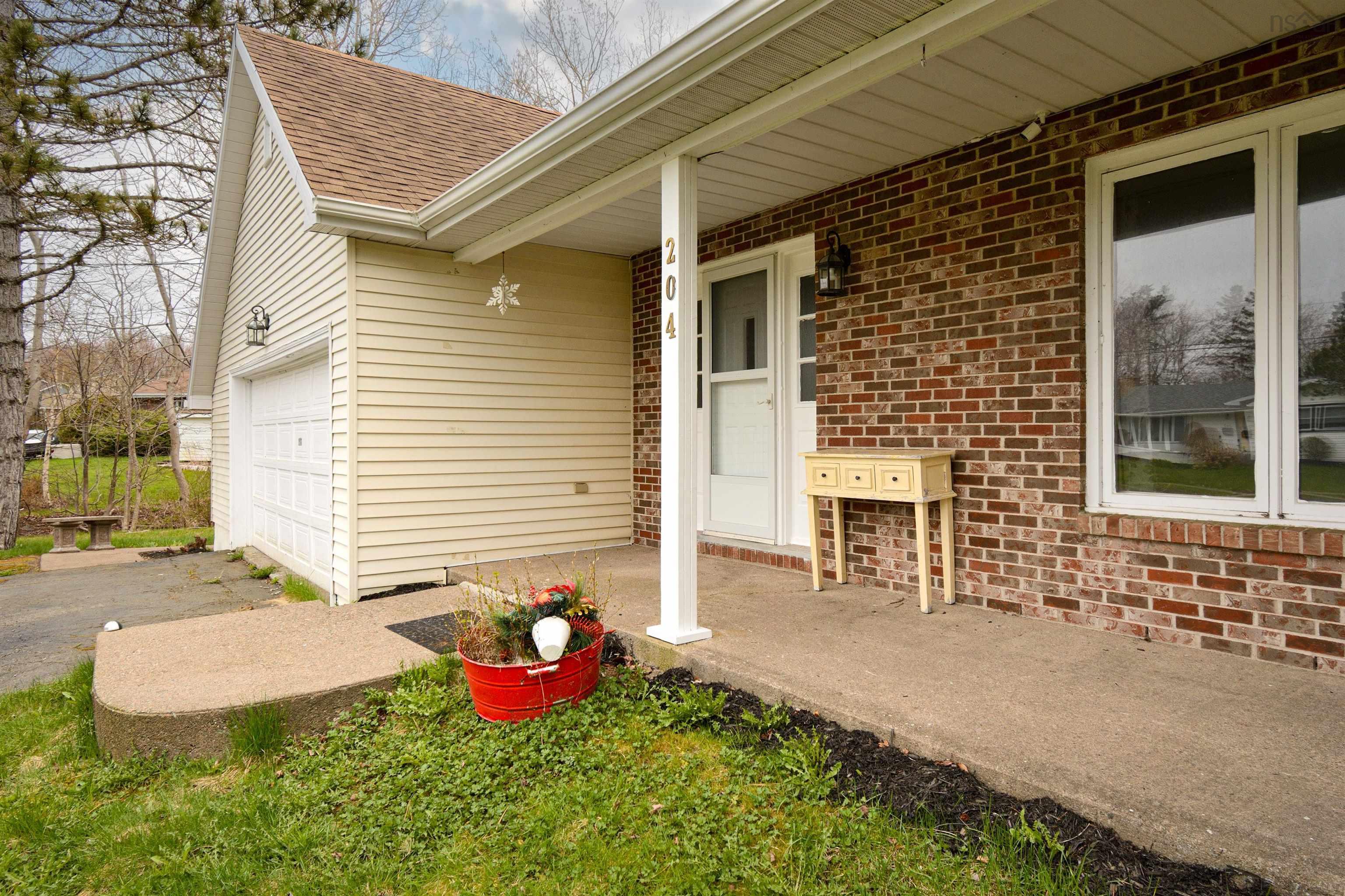 $435,000.00: 204 FATIMA Drive, Sydney River