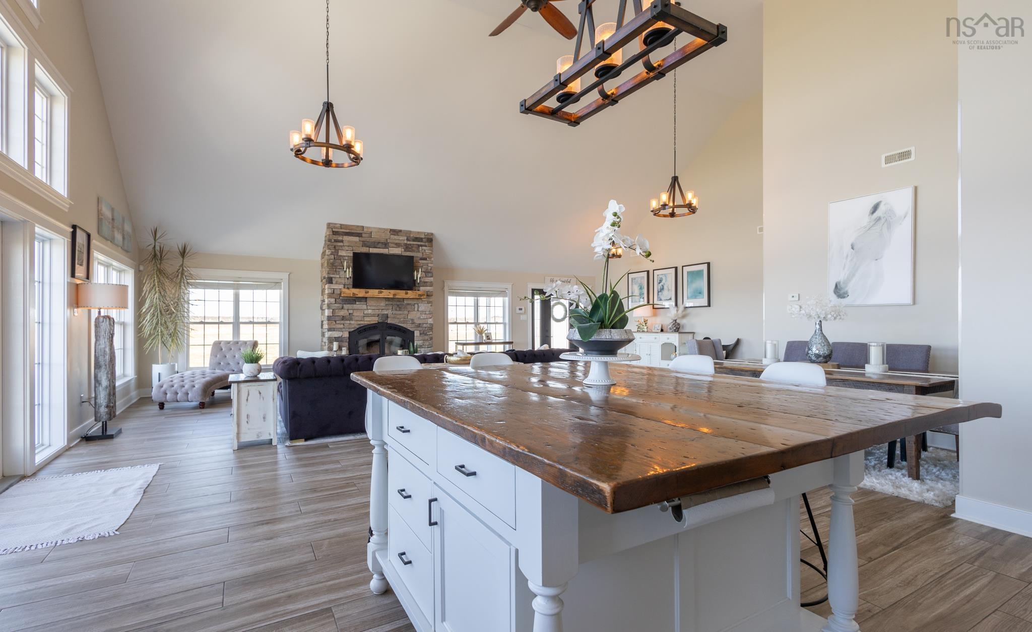 $899,900.00: 4849 Highway 1, Salmon River