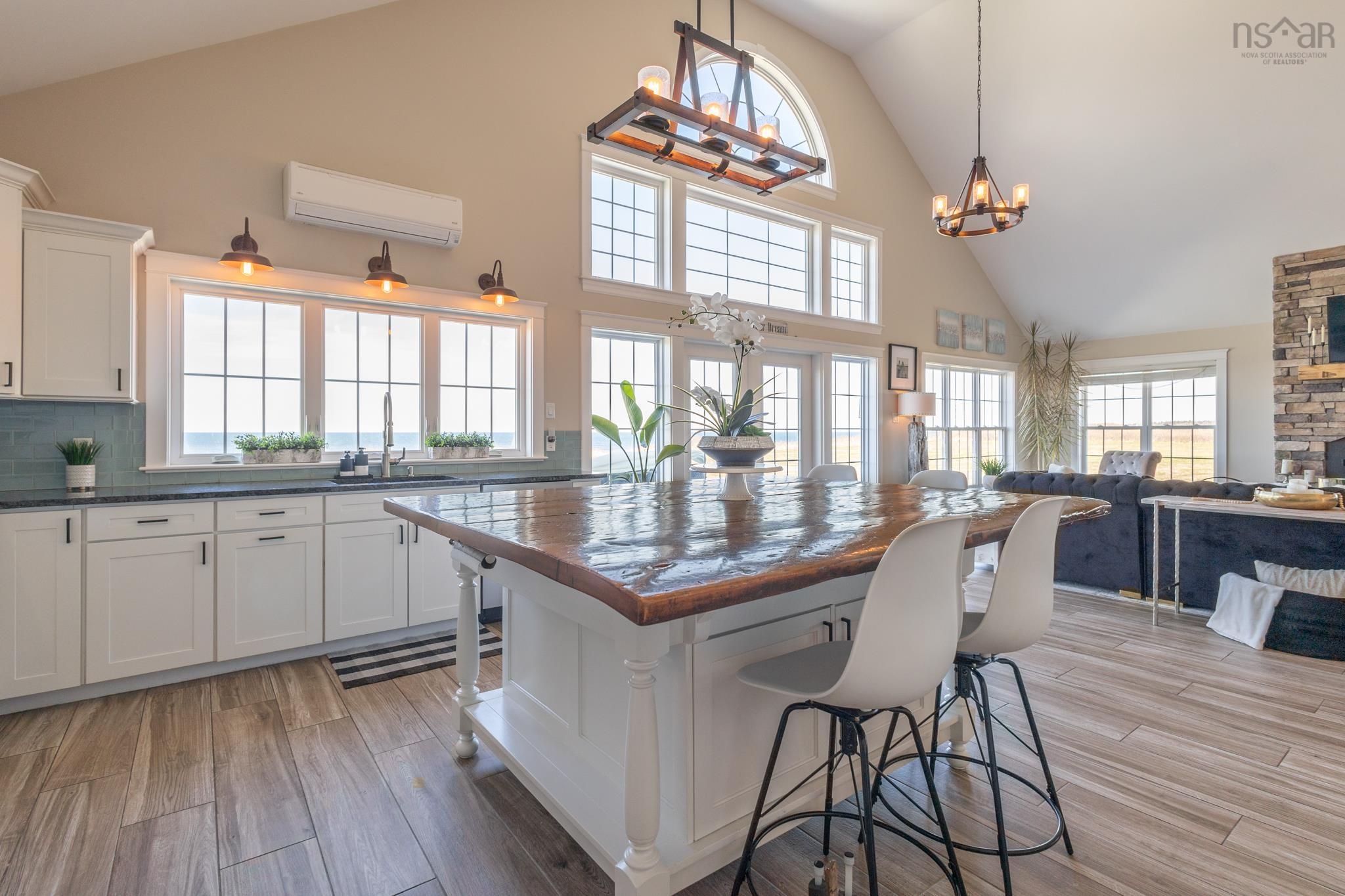 $899,900.00: 4849 Highway 1, Salmon River