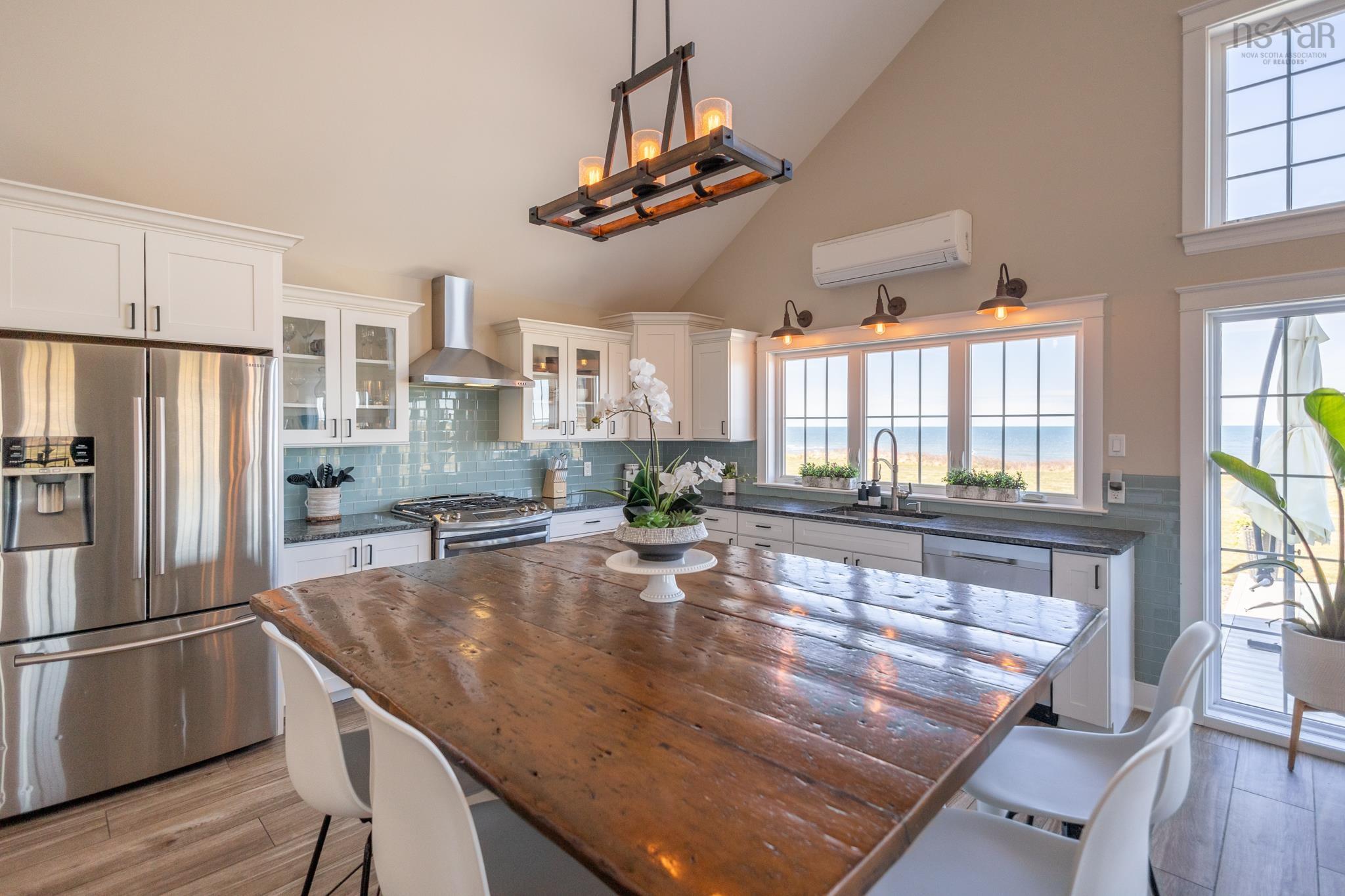 $899,900.00: 4849 Highway 1, Salmon River