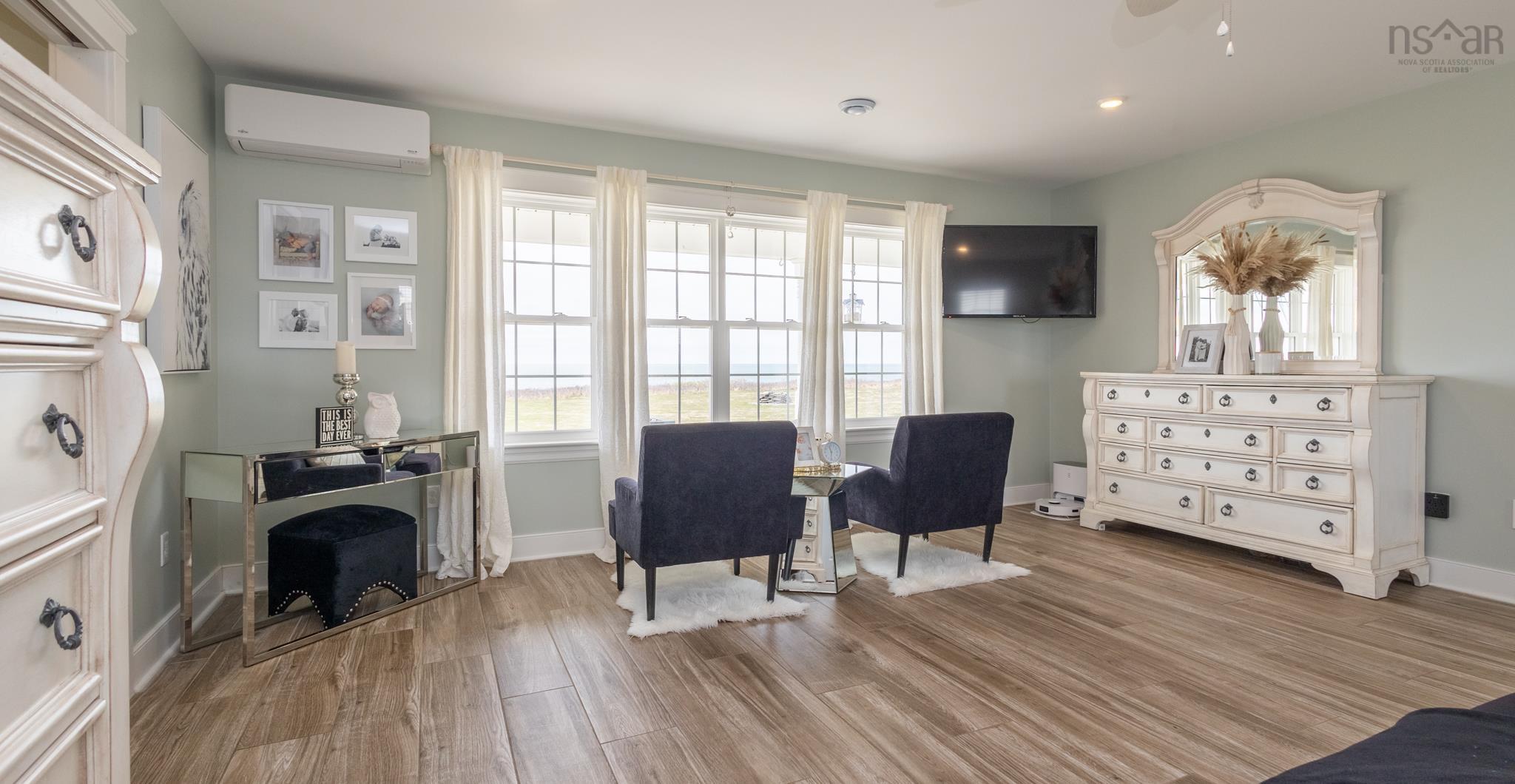 $899,900.00: 4849 Highway 1, Salmon River