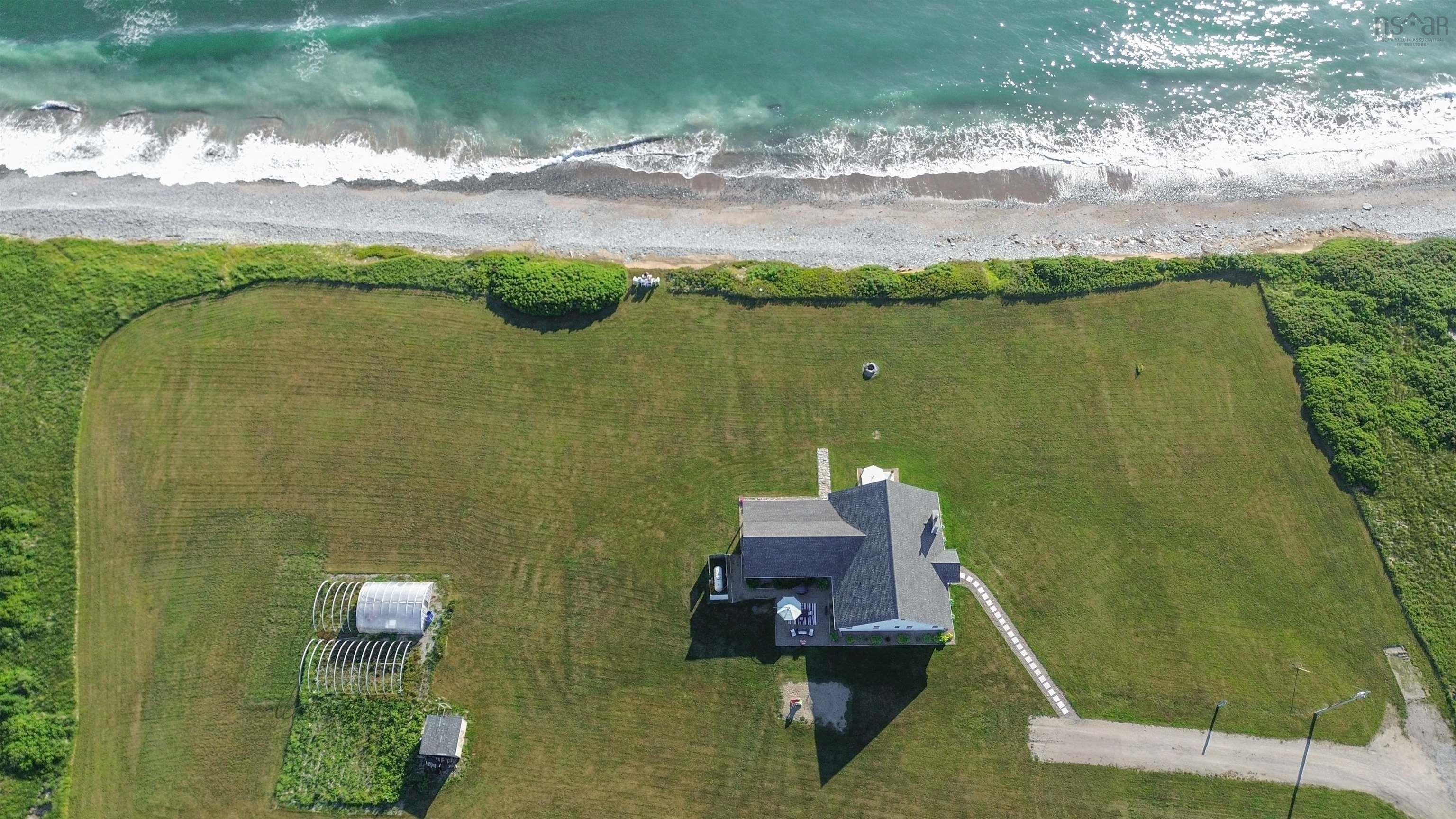 $899,900.00: 4849 Highway 1, Salmon River