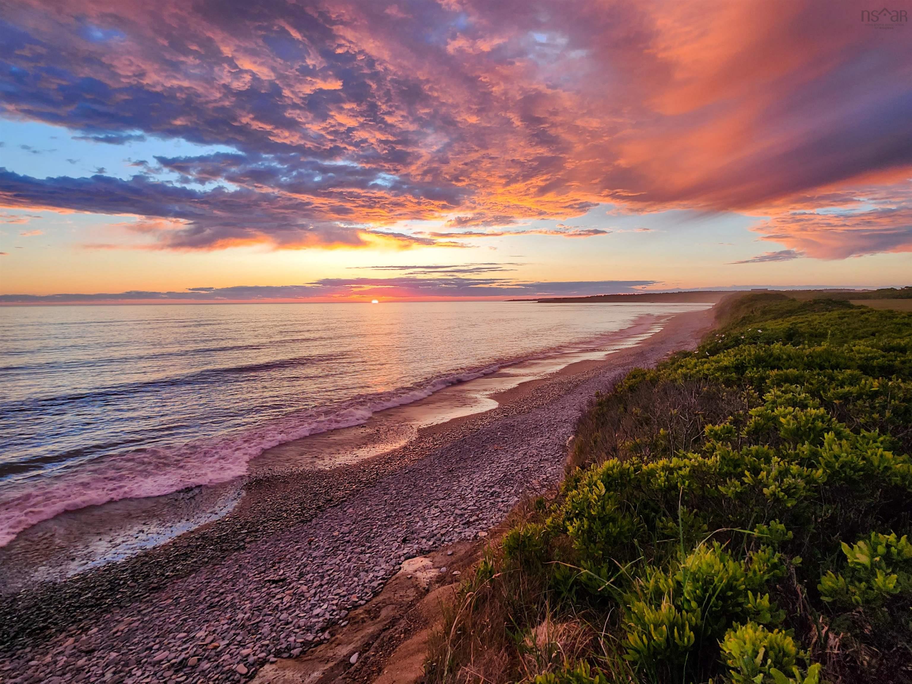 $899,900.00: 4849 Highway 1, Salmon River