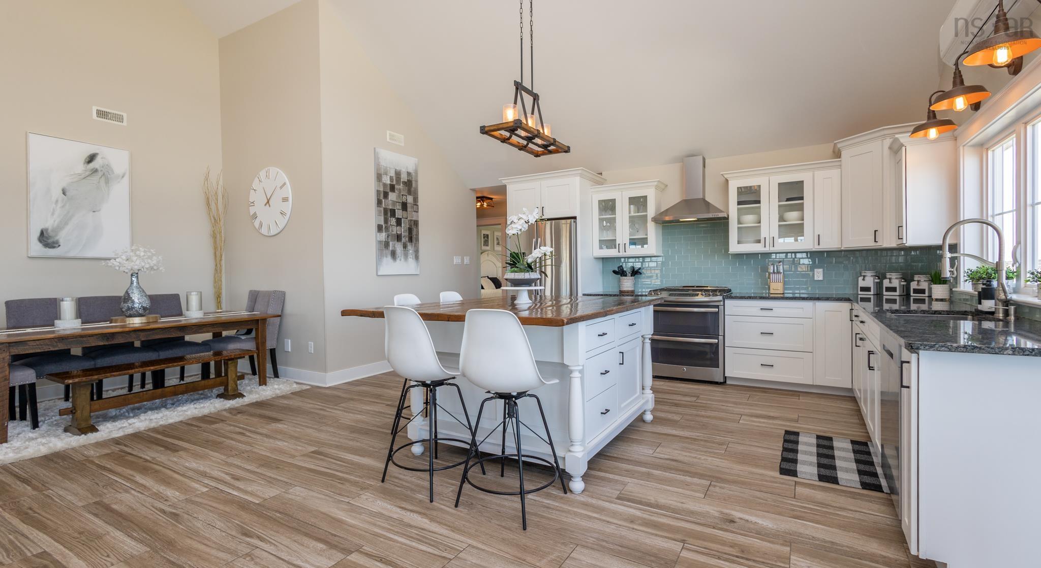 $899,900.00: 4849 Highway 1, Salmon River