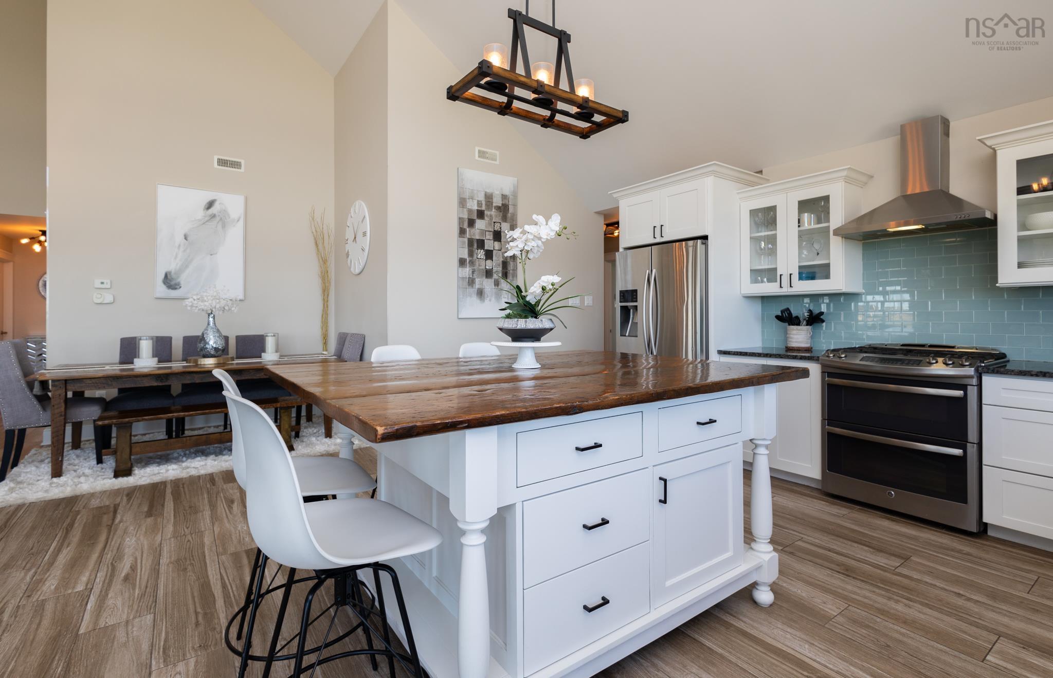 $899,900.00: 4849 Highway 1, Salmon River