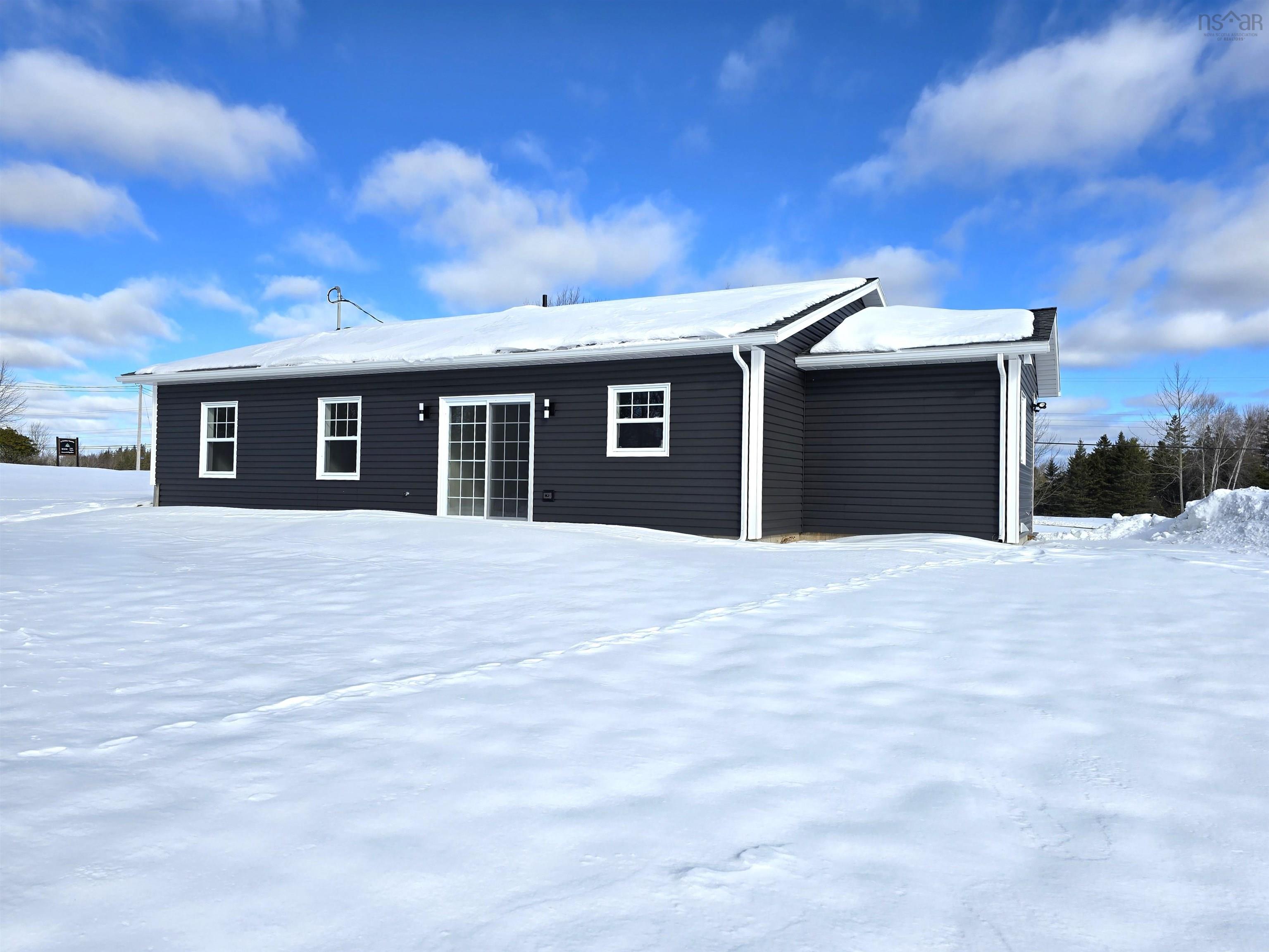 $425,000.00: 3045 Northfield Road, Upper Northfield