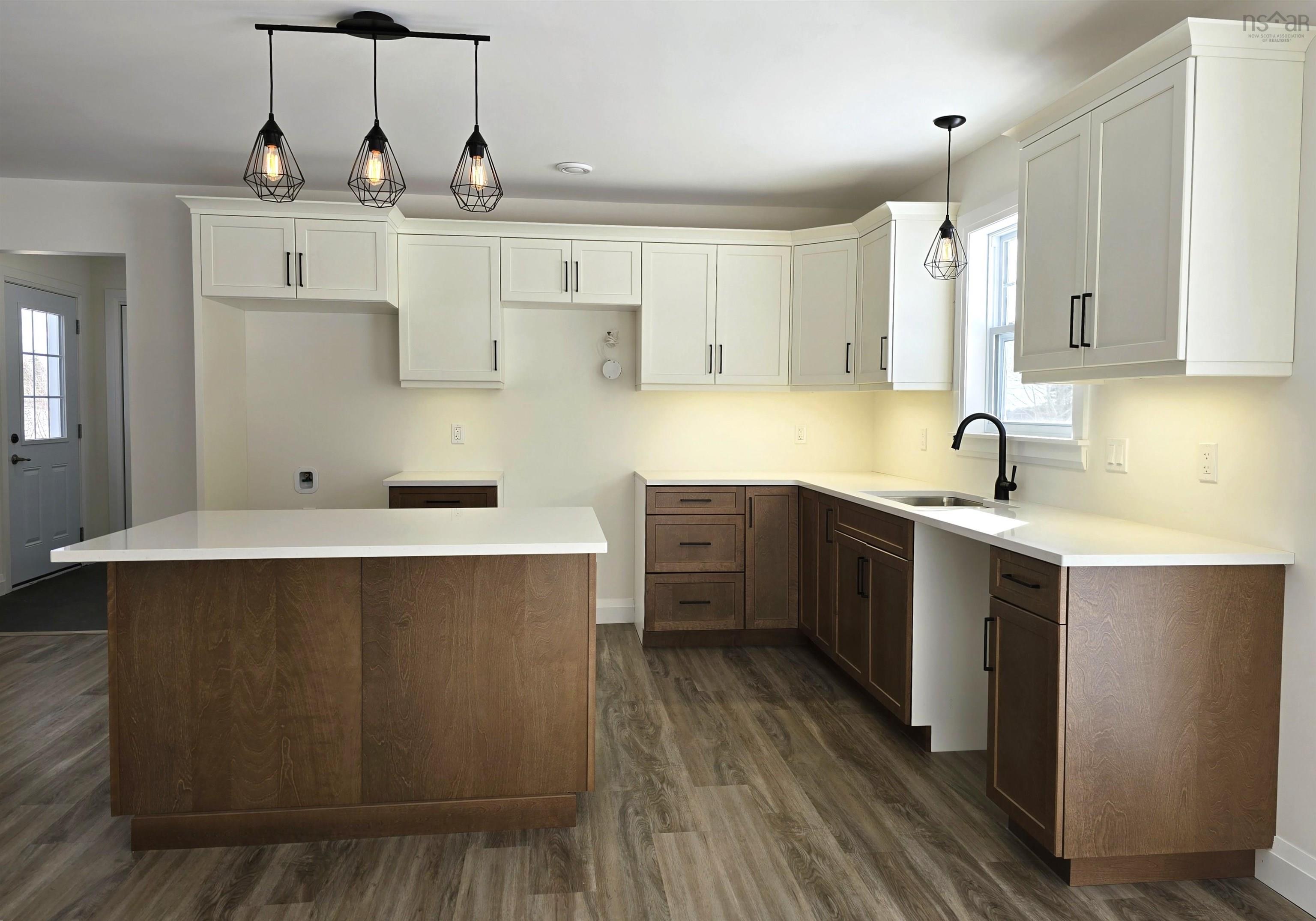 $425,000.00: 3045 Northfield Road, Upper Northfield