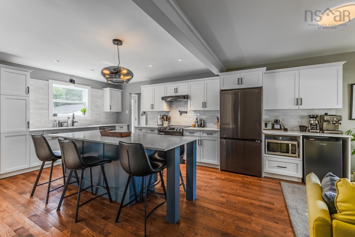 $534,500.00: 122 MEADOWLAND Avenue, Bible Hill