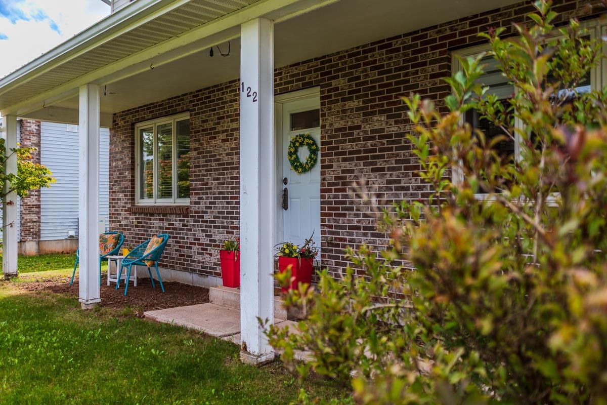 $534,500.00: 122 MEADOWLAND Avenue, Bible Hill