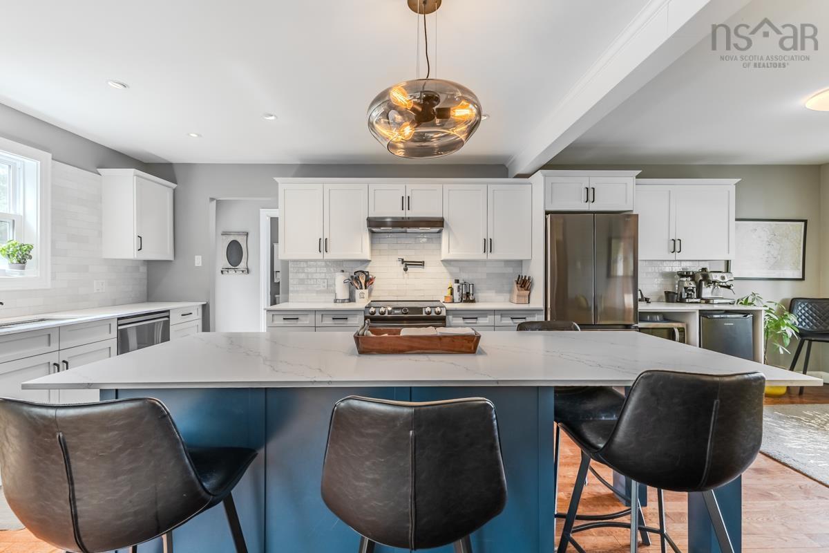 $534,500.00: 122 MEADOWLAND Avenue, Bible Hill