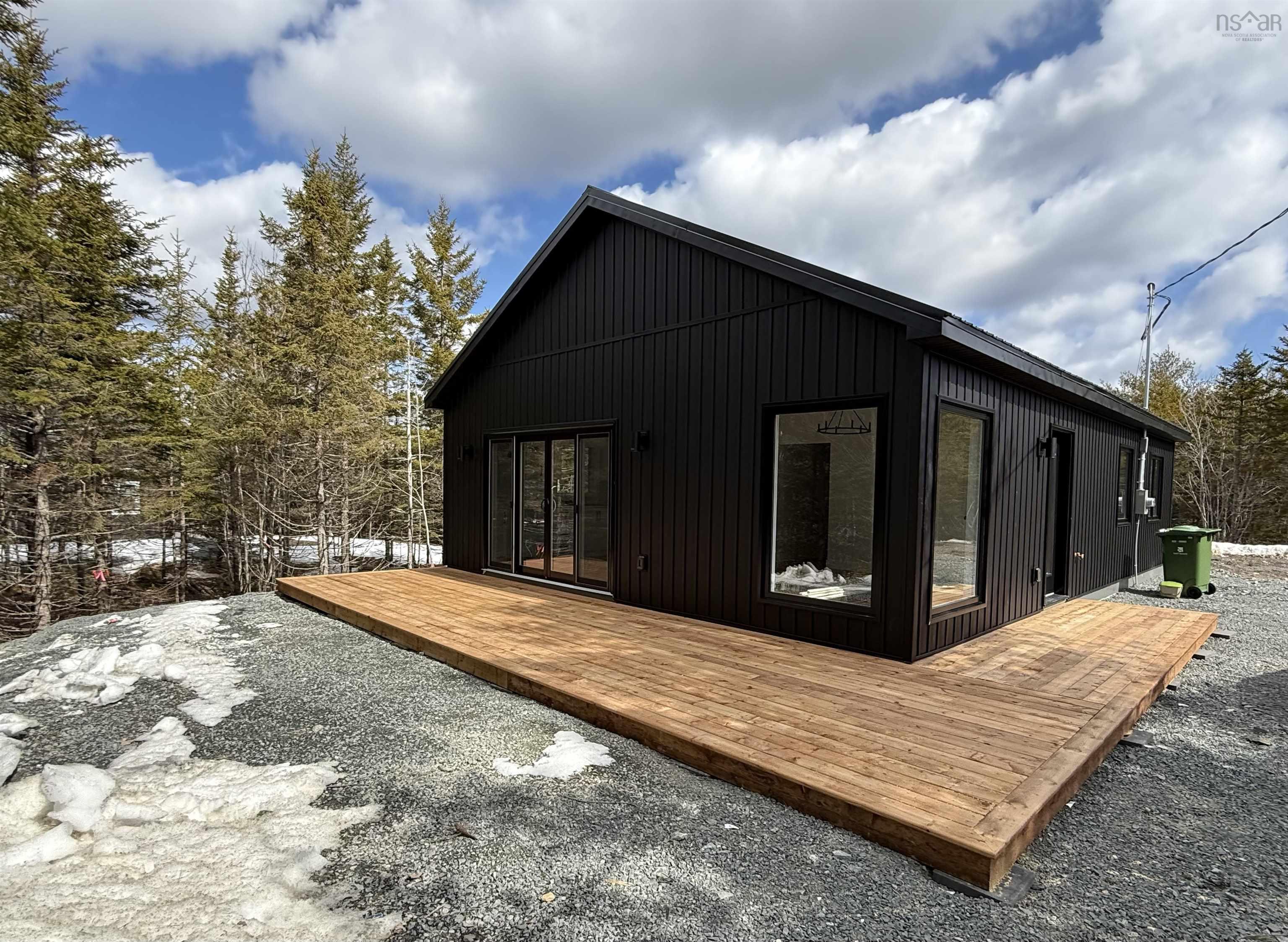 $469,900.00: 276 37 Lakewood Court, East Uniacke