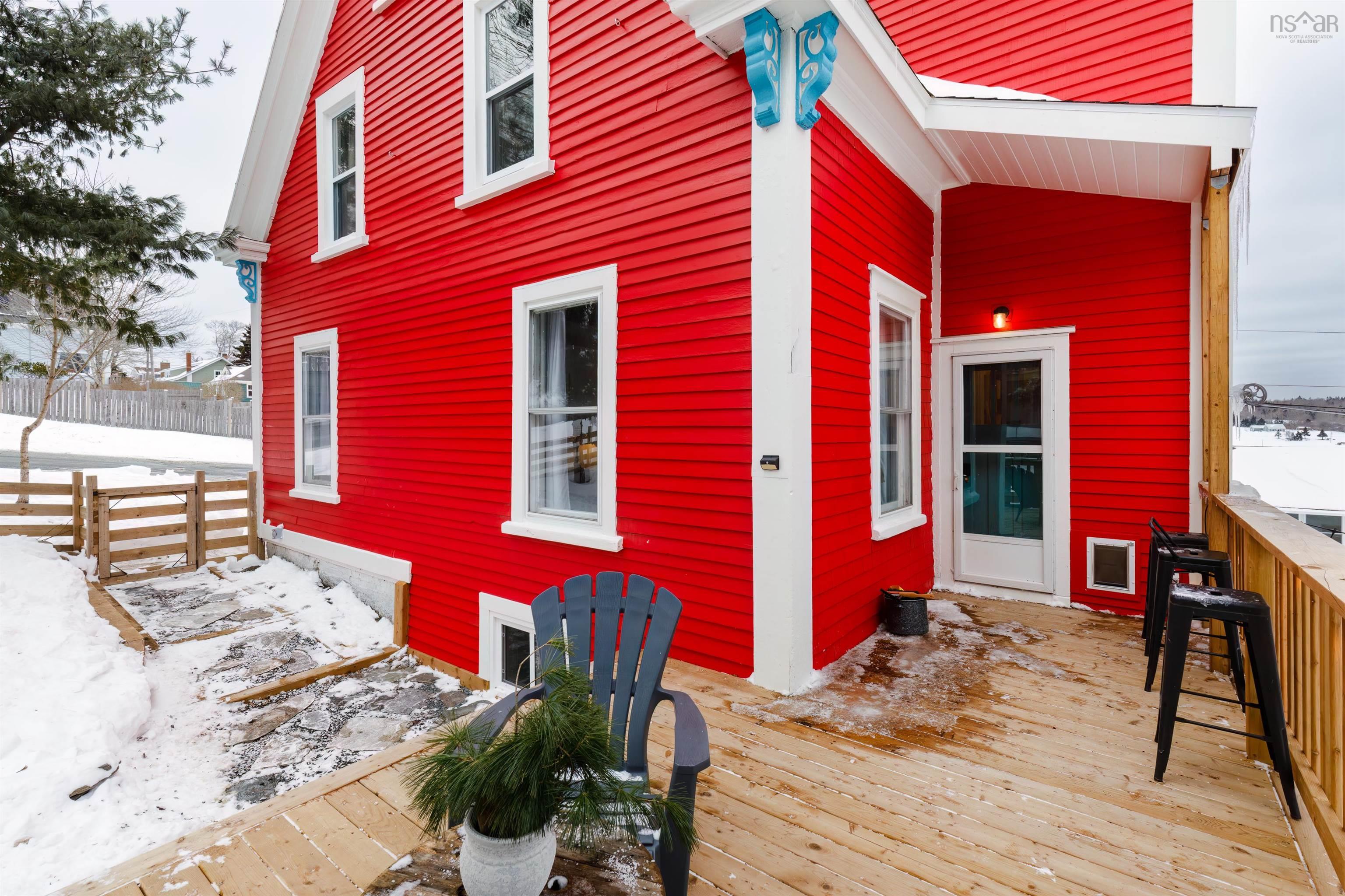 $825,000.00: 94 King Street, Lunenburg