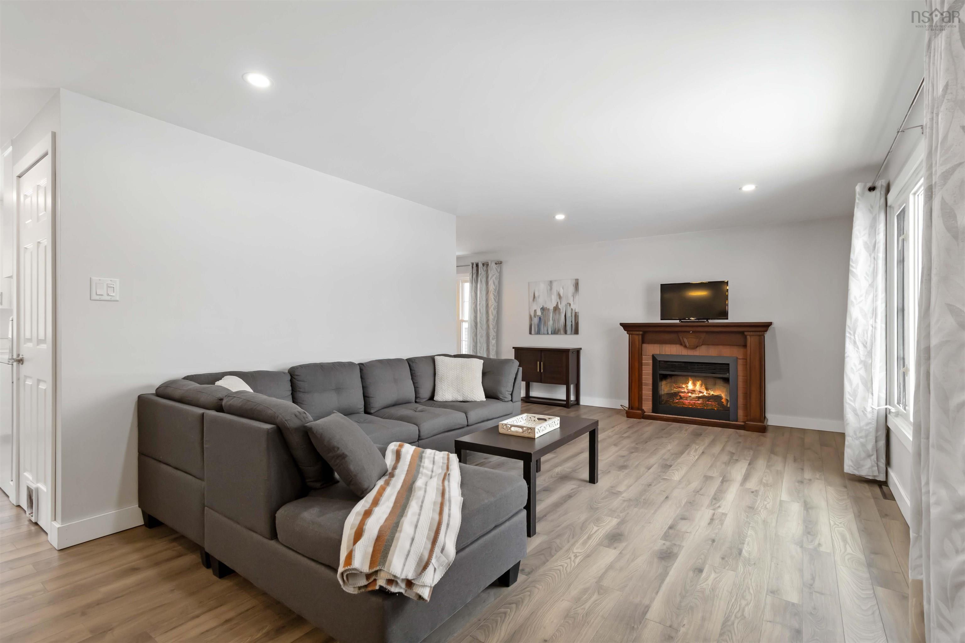 $409,900.00: 171 Centennial Avenue, Lunenburg