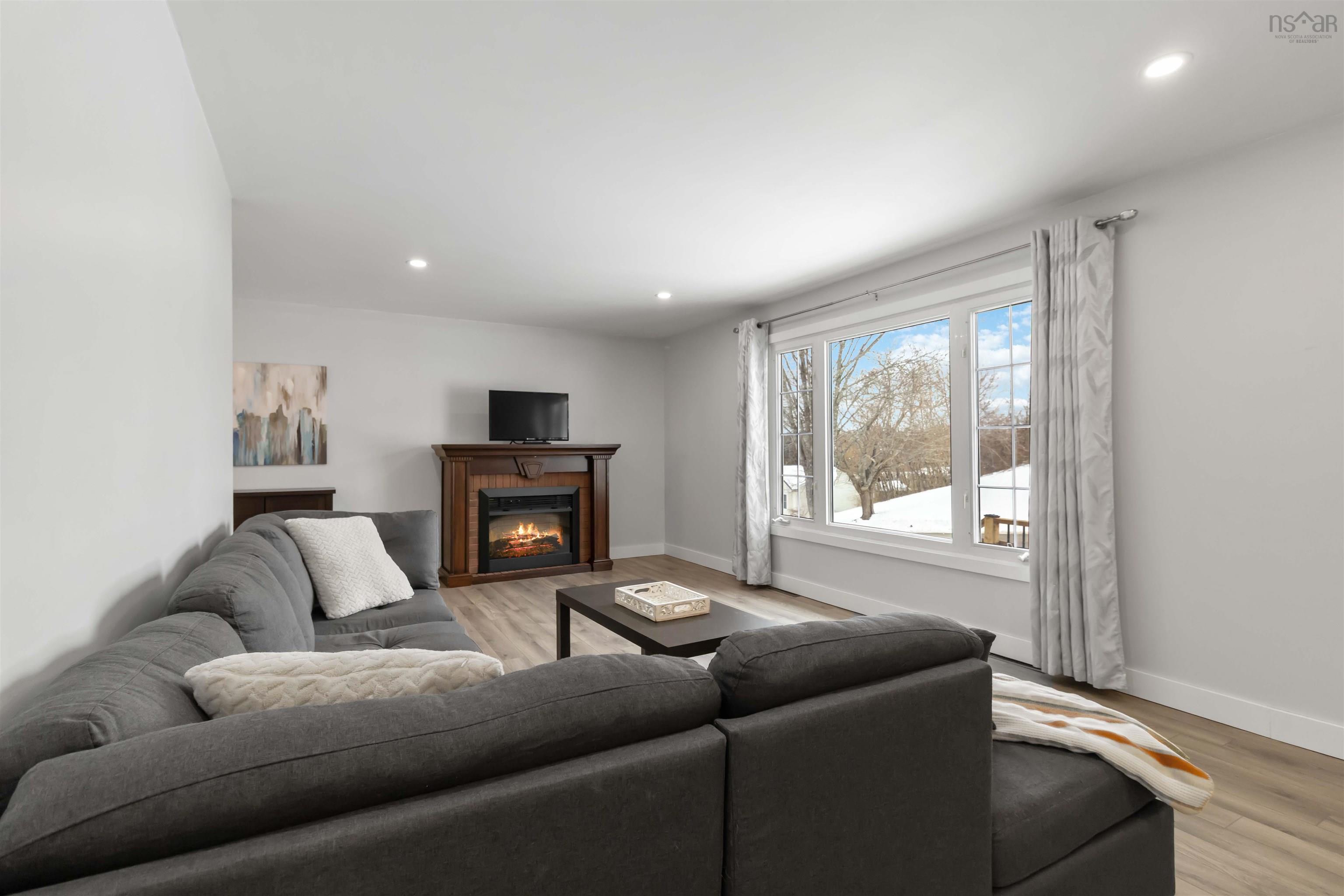 $439,900.00: 171 Centennial Avenue, Lunenburg