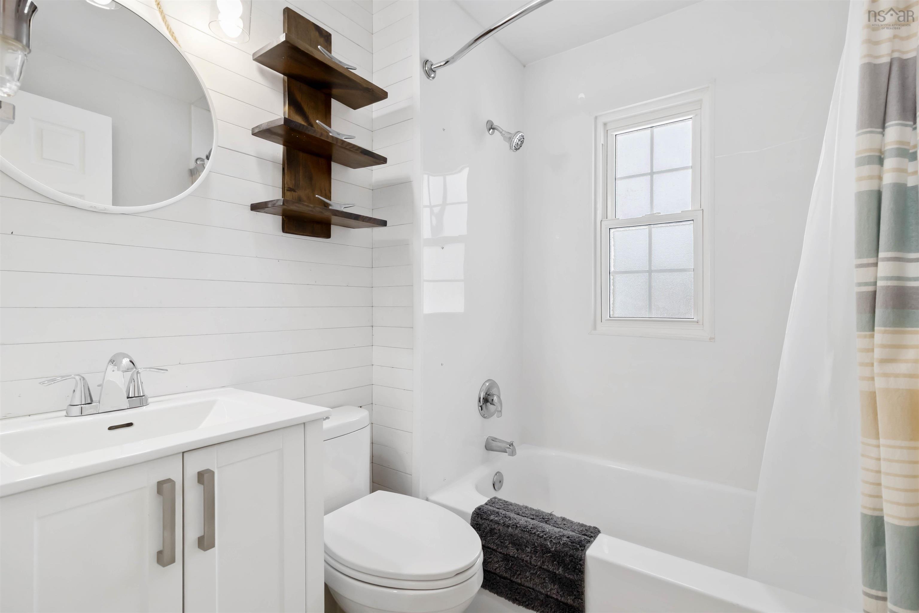 $409,900.00: 171 Centennial Avenue, Lunenburg