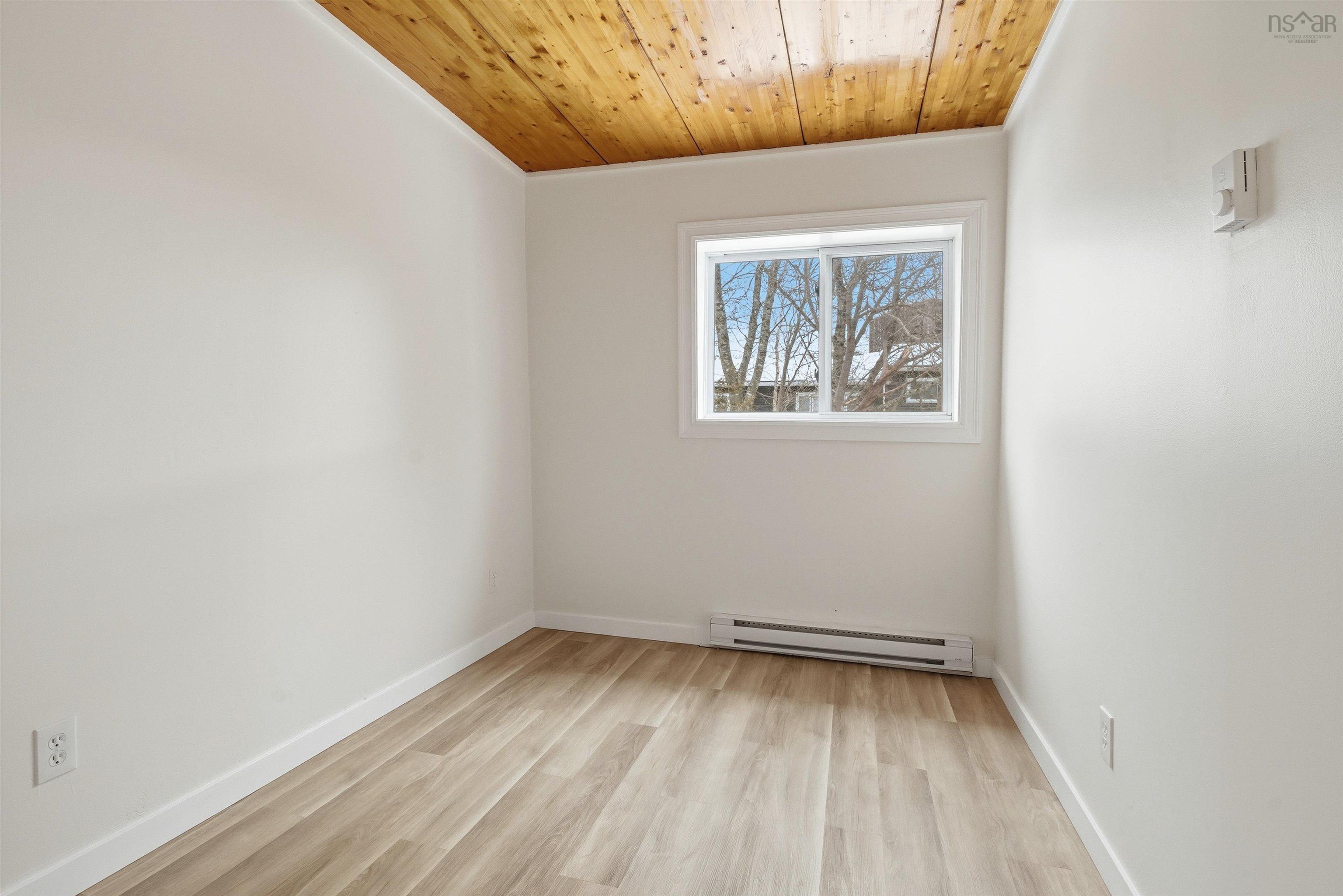 $344,900.00: 76 Cavendish Road, Halifax