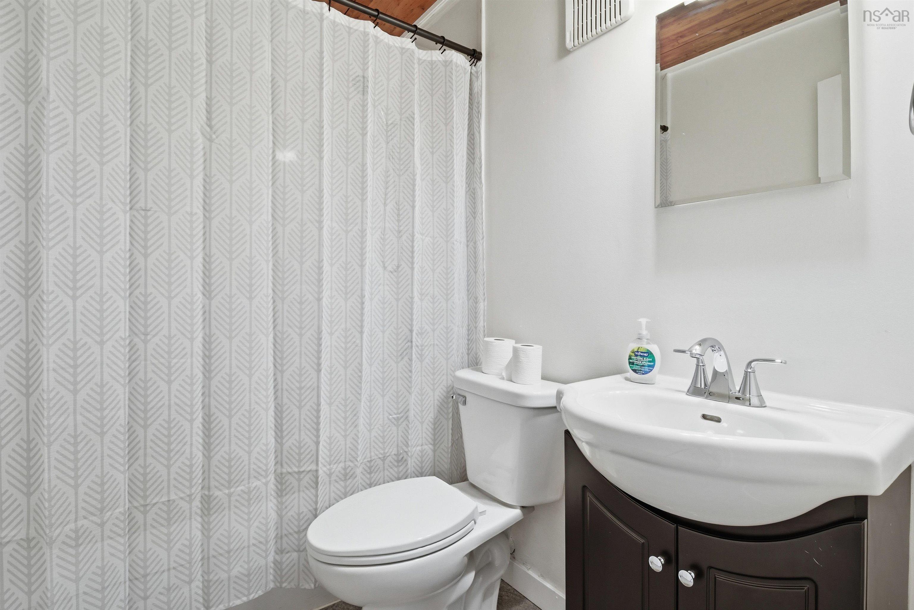 $344,900.00: 76 Cavendish Road, Halifax