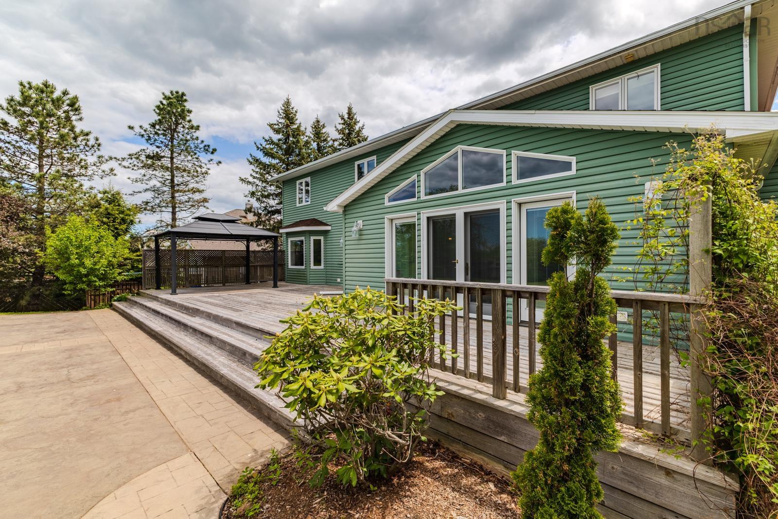 $825,000.00: 252 BLUE HERON Drive, New Glasgow