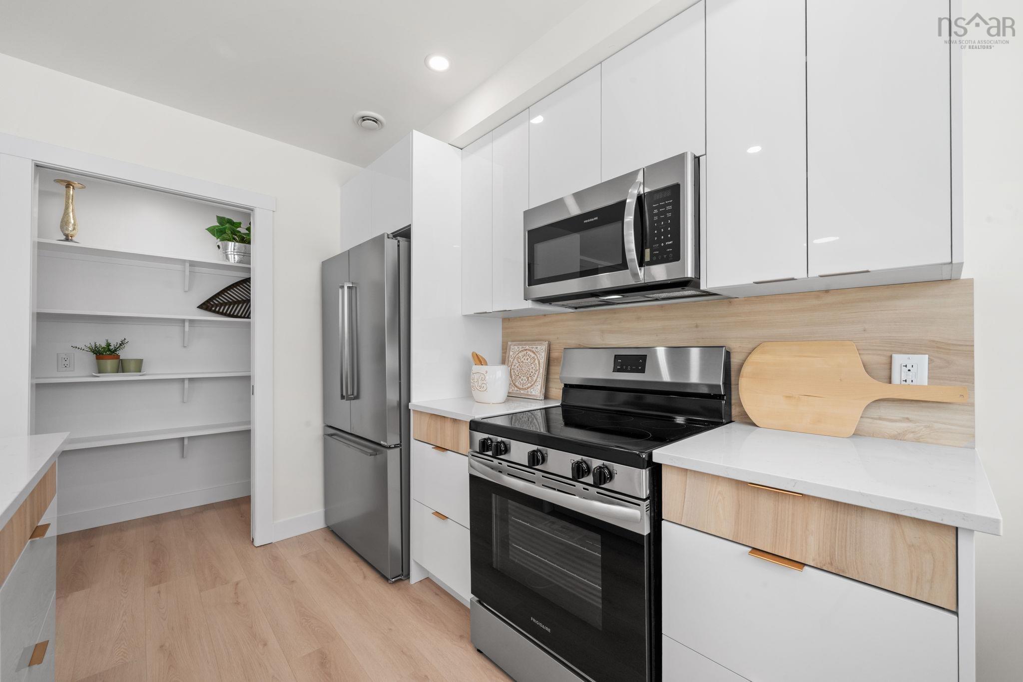 $629,900.00: 52 Berm Street, Herring Cove