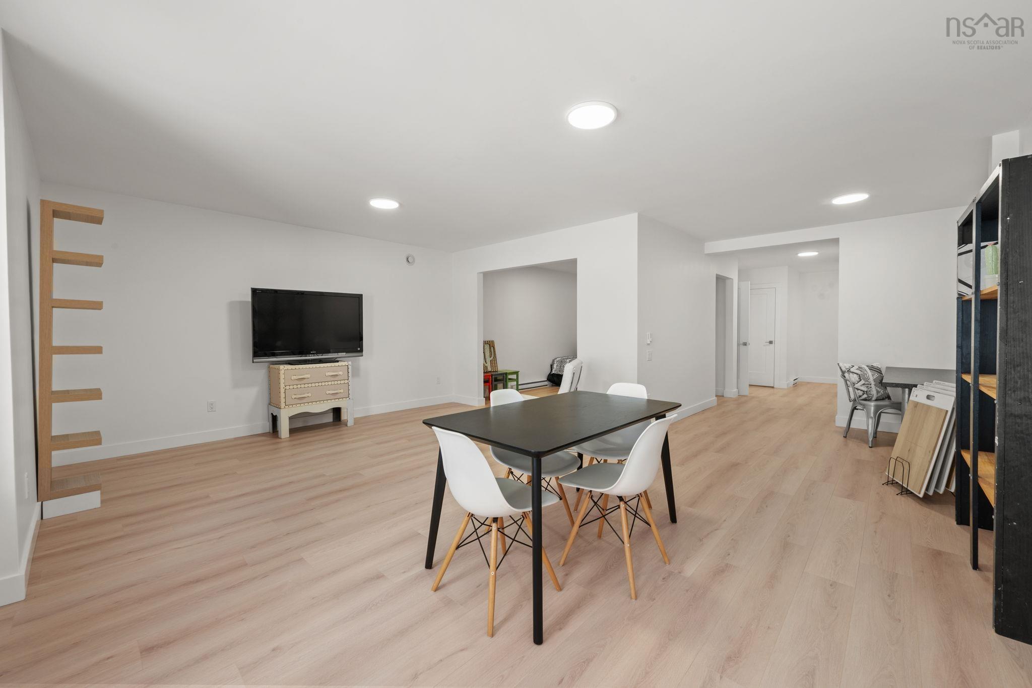 $629,900.00: 52 Berm Street, Herring Cove