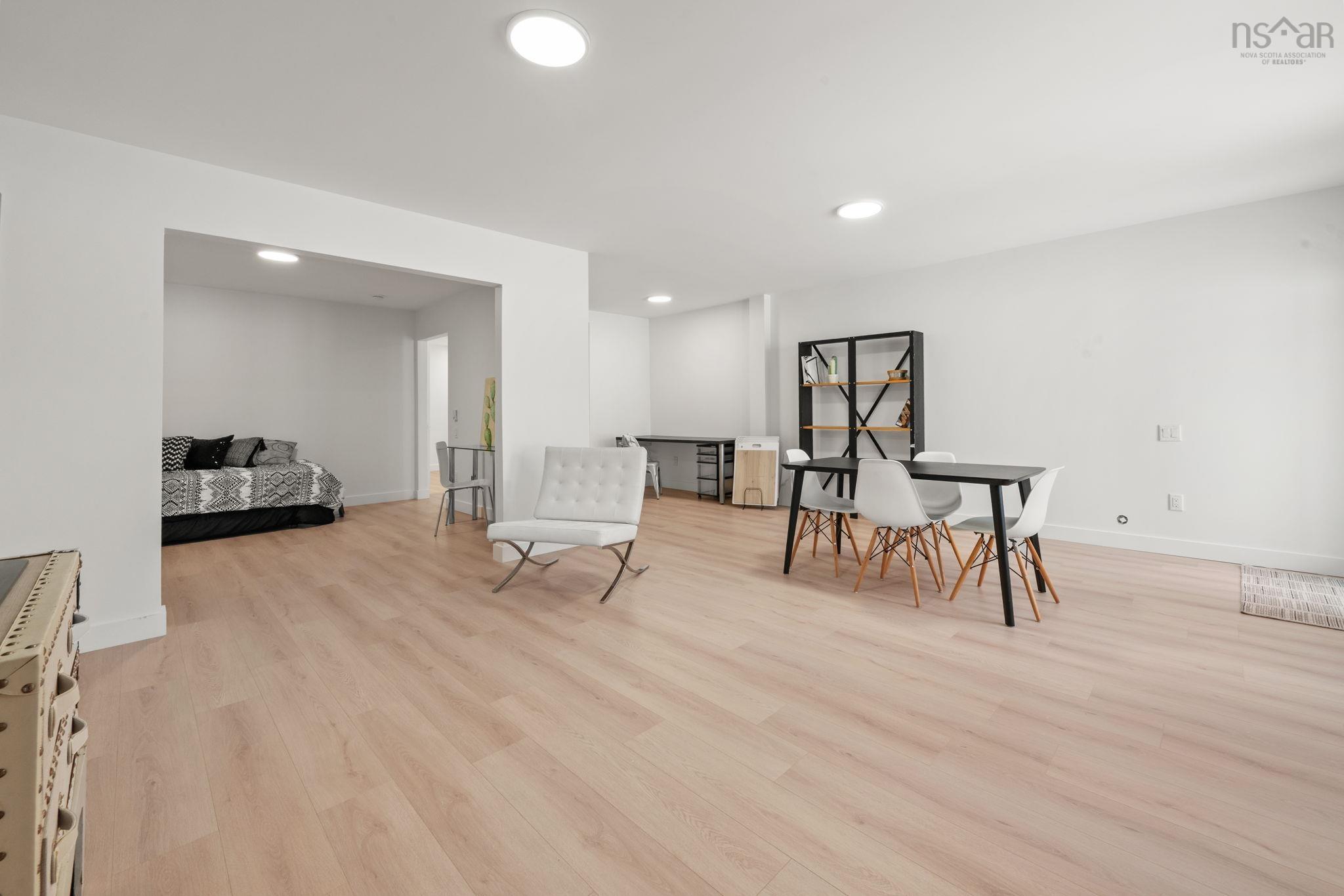 $629,900.00: 52 Berm Street, Herring Cove