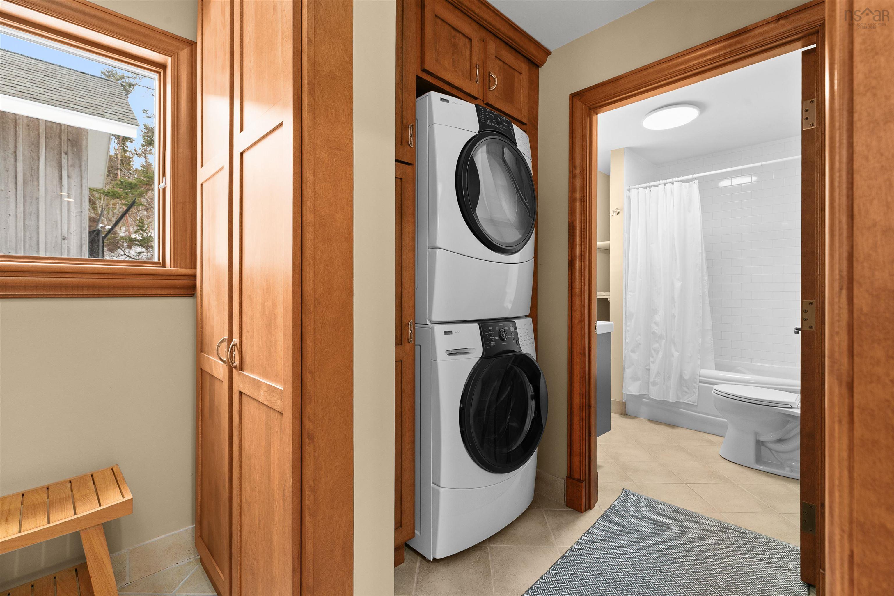 $1,395,000.00: 108 Ocean Gate Drive, Northwest Cove