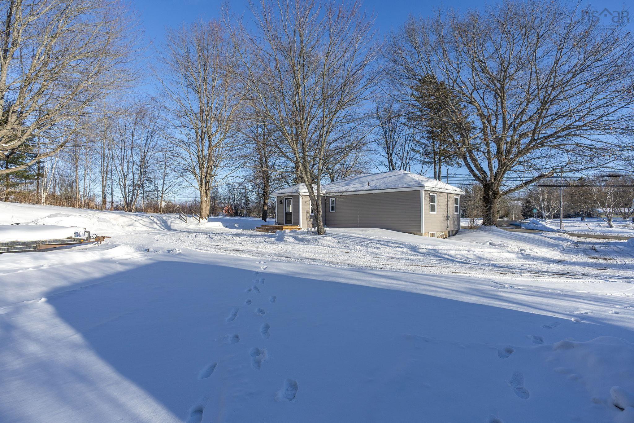 $350,000.00: 5029 12 Highway, North Alton