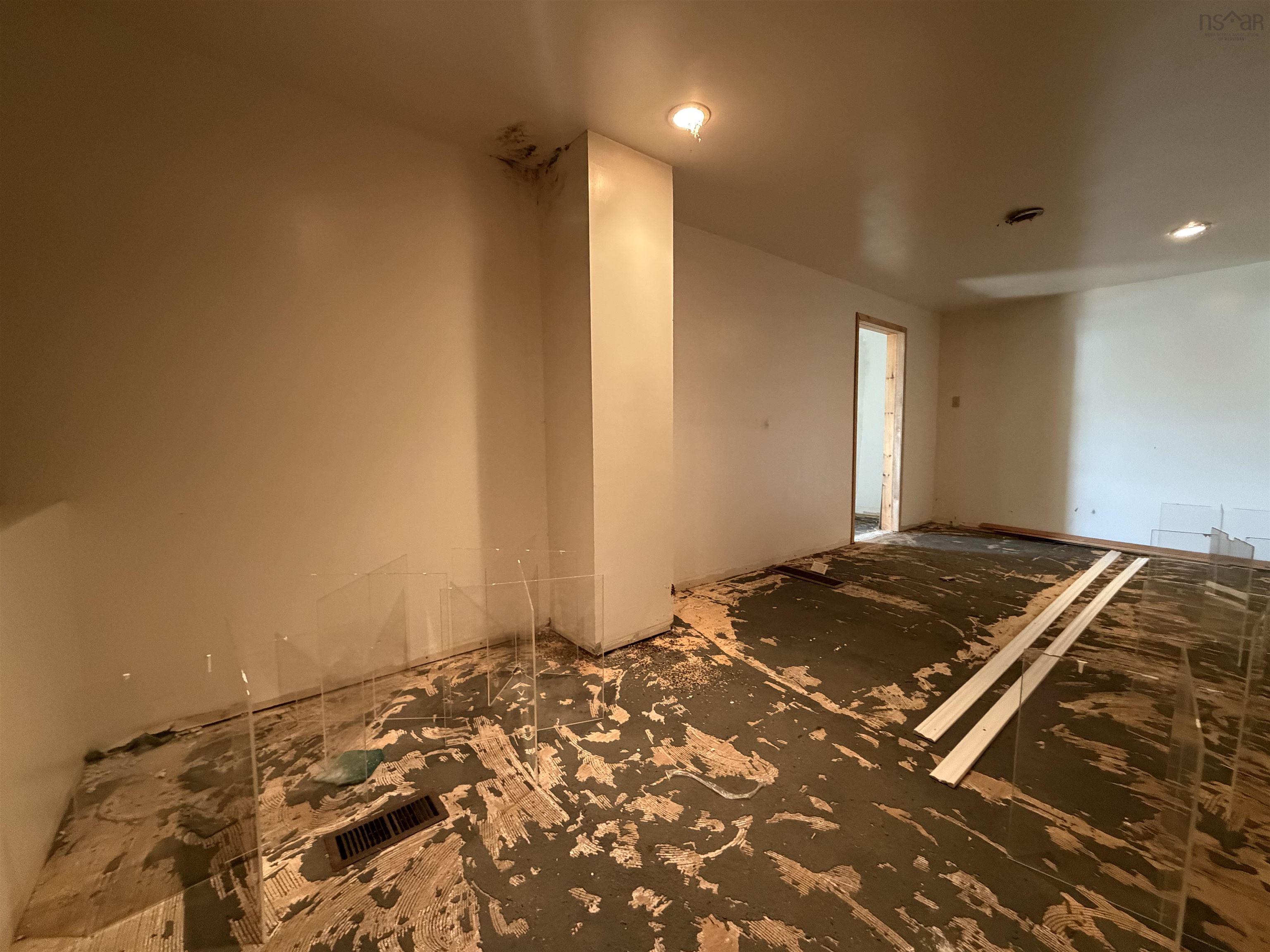 $159,900.00: 429 Highway 7, Ecum Secum