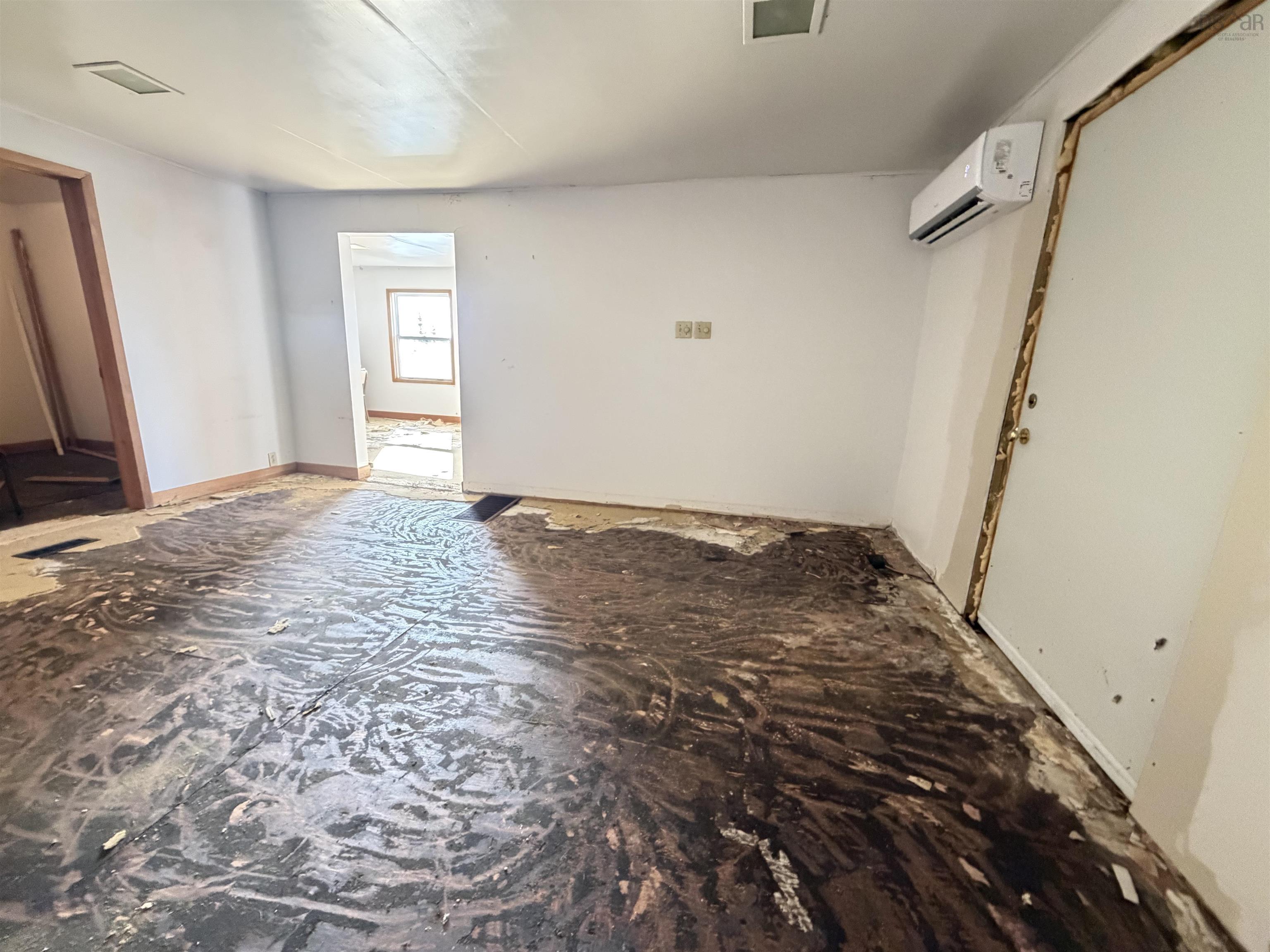 $159,900.00: 429 Highway 7, Ecum Secum