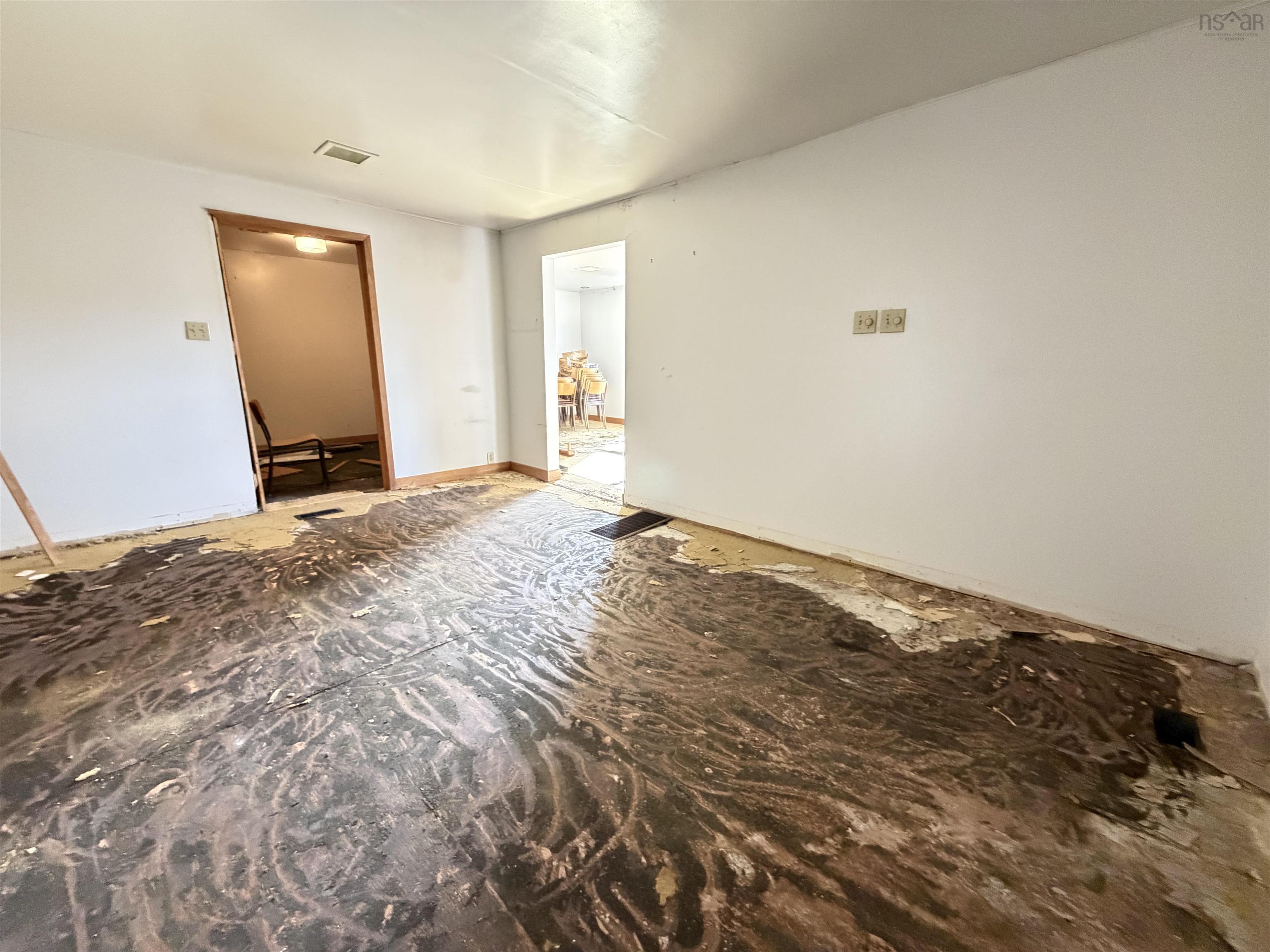 $159,900.00: 429 Highway 7, Ecum Secum