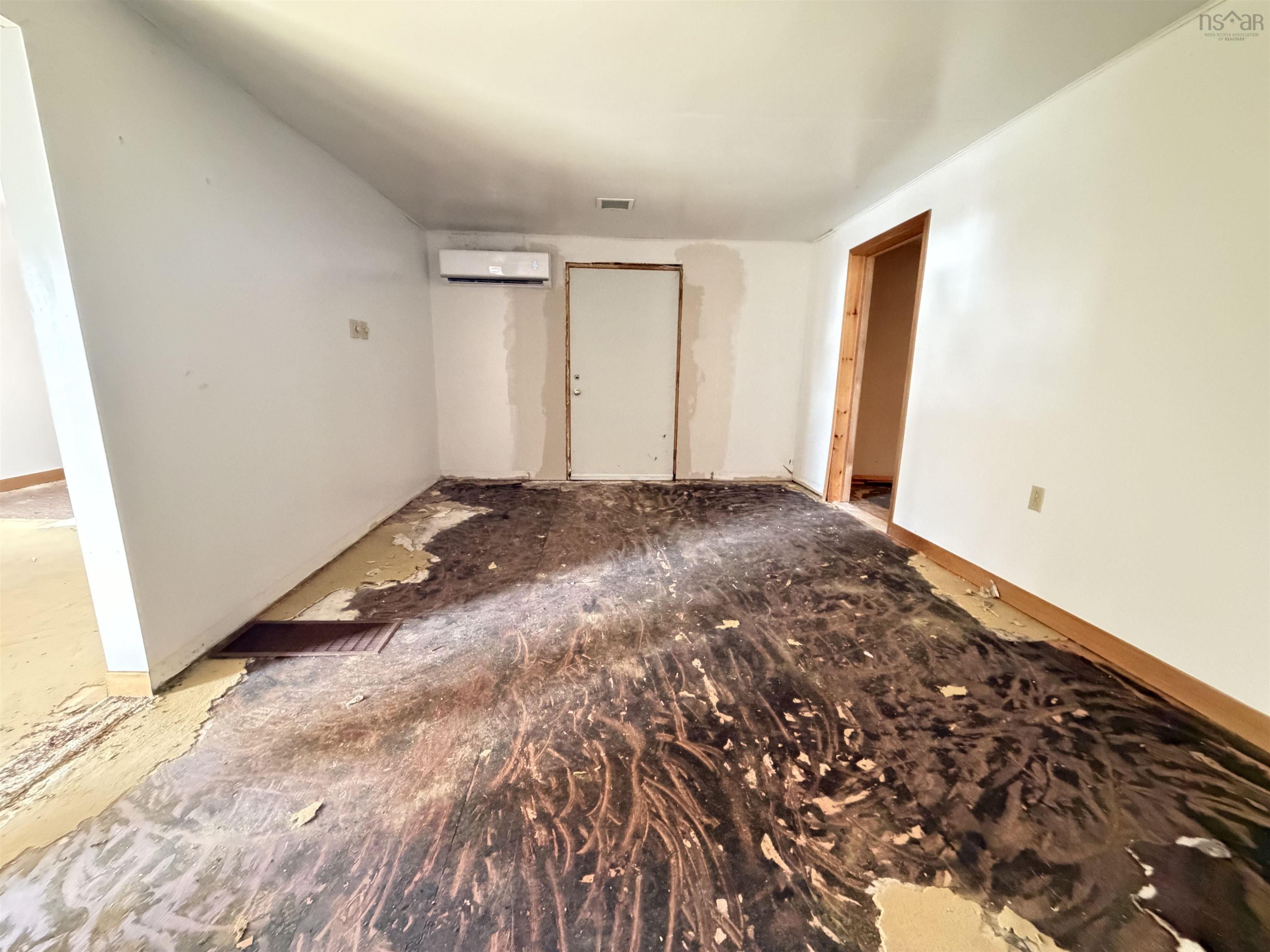 $159,900.00: 429 Highway 7, Ecum Secum