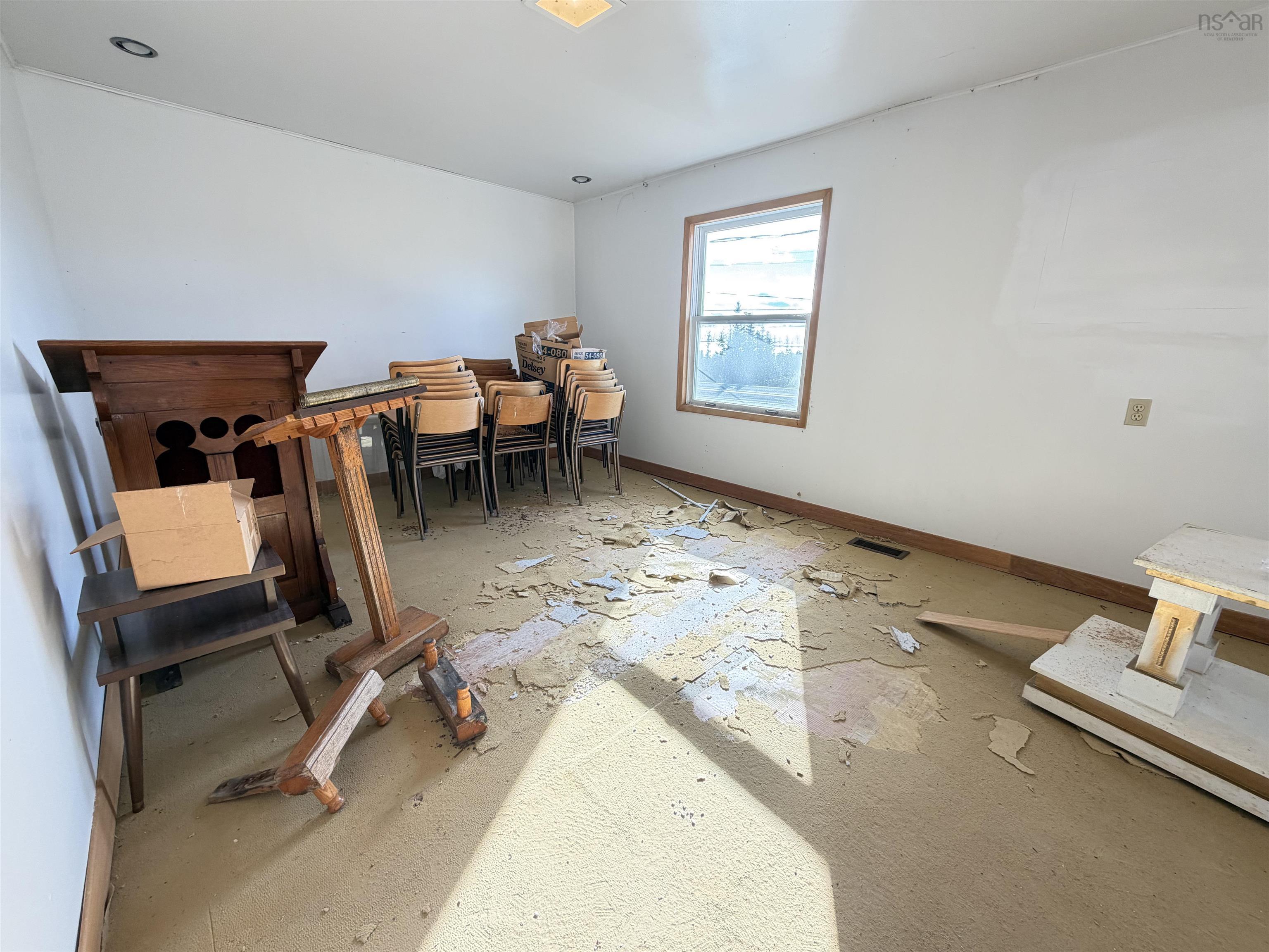 $159,900.00: 429 Highway 7, Ecum Secum