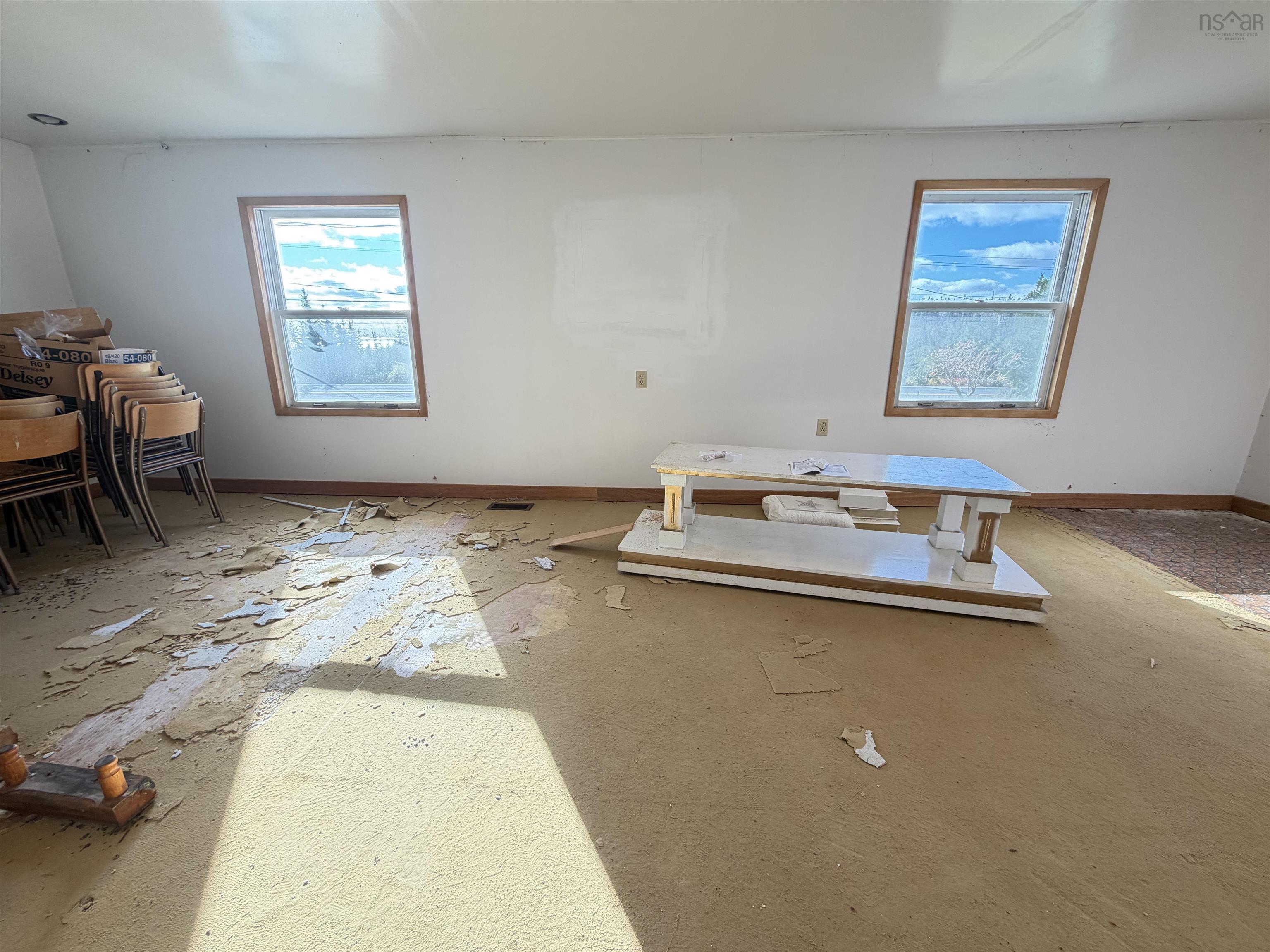 $159,900.00: 429 Highway 7, Ecum Secum