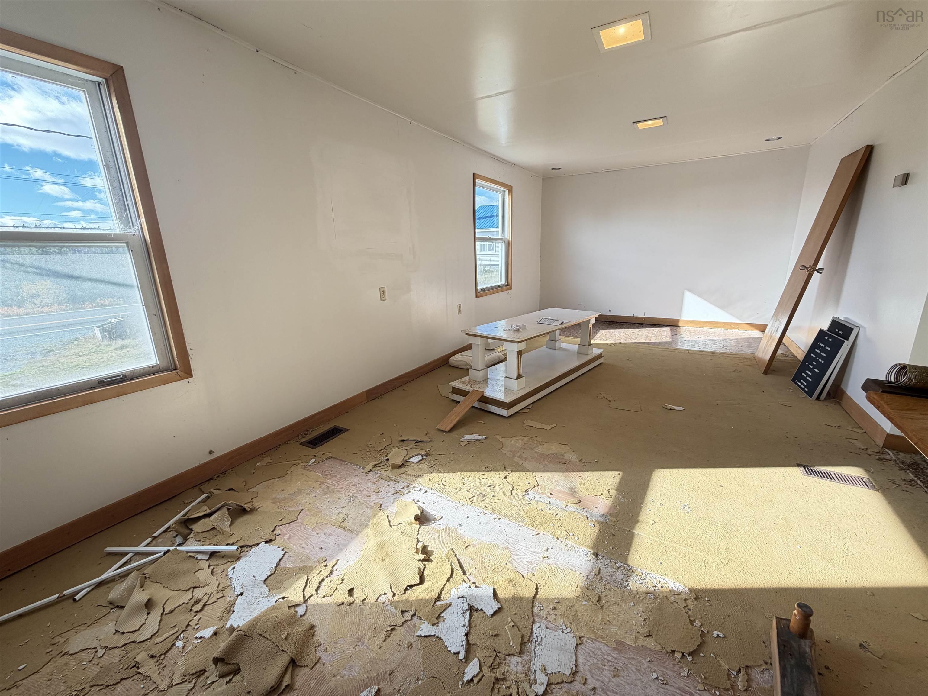 $159,900.00: 429 Highway 7, Ecum Secum