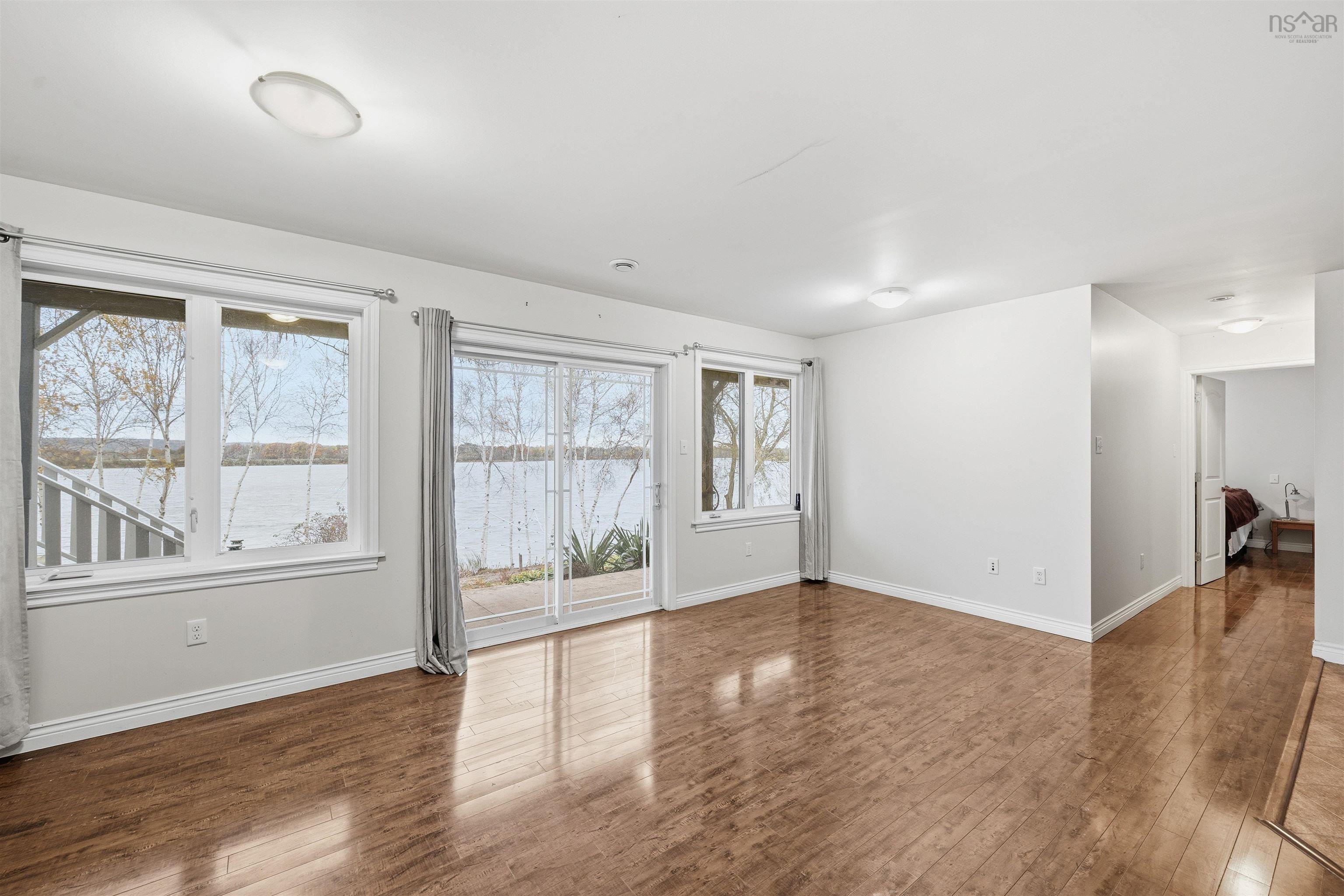 $995,000.00: 215 Cloverdale Drive, Martock