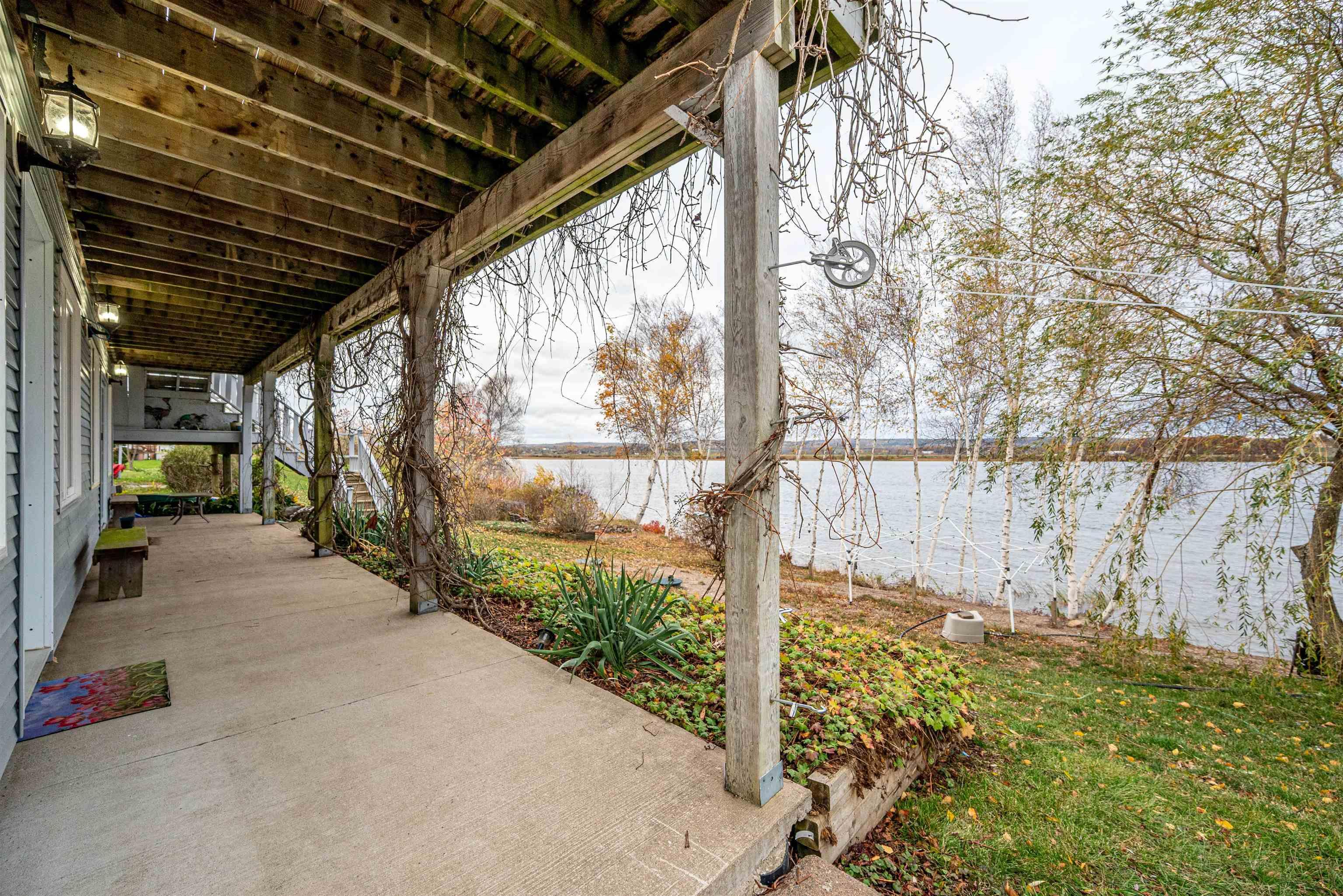 $995,000.00: 215 Cloverdale Drive, Martock