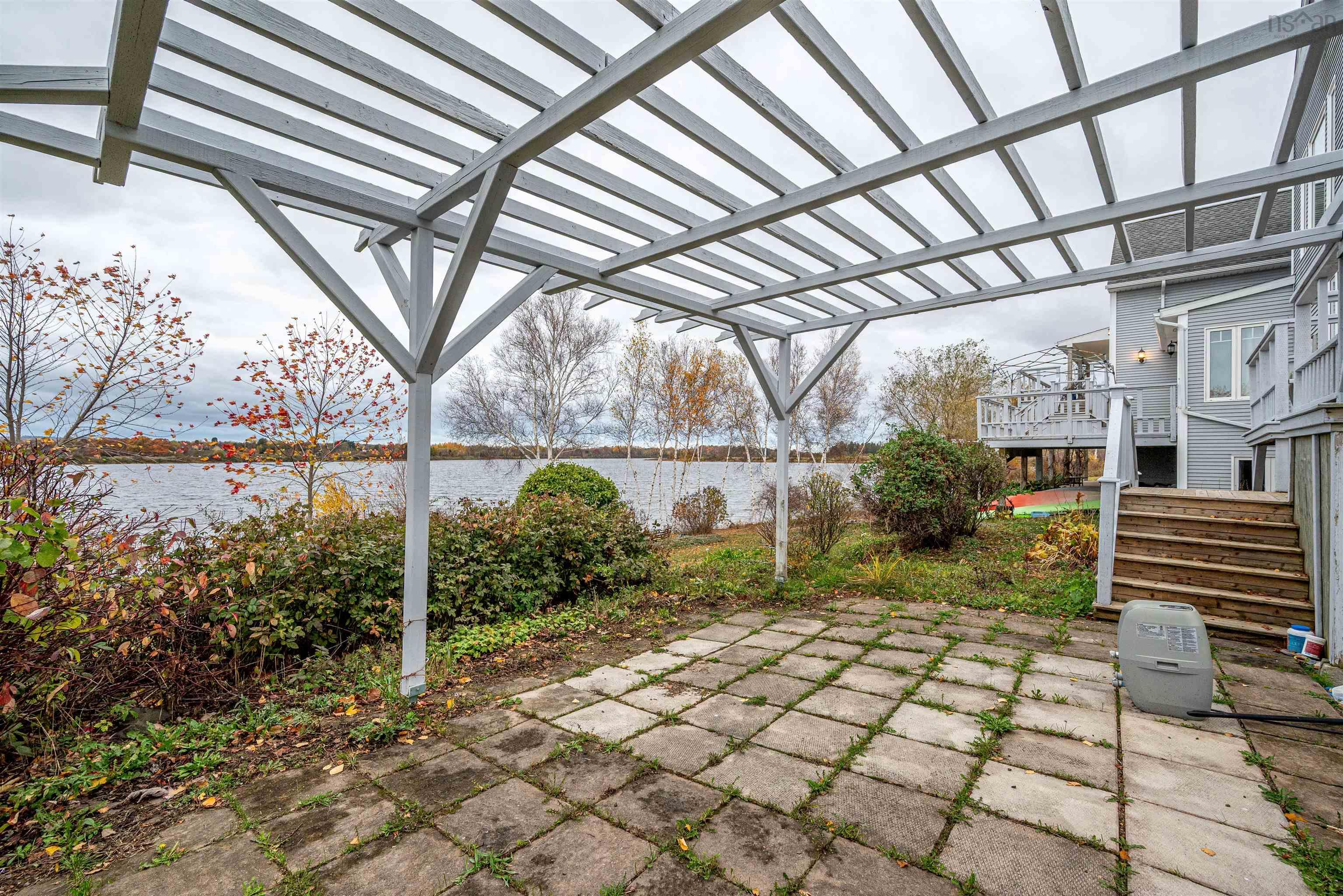 $995,000.00: 215 Cloverdale Drive, Martock