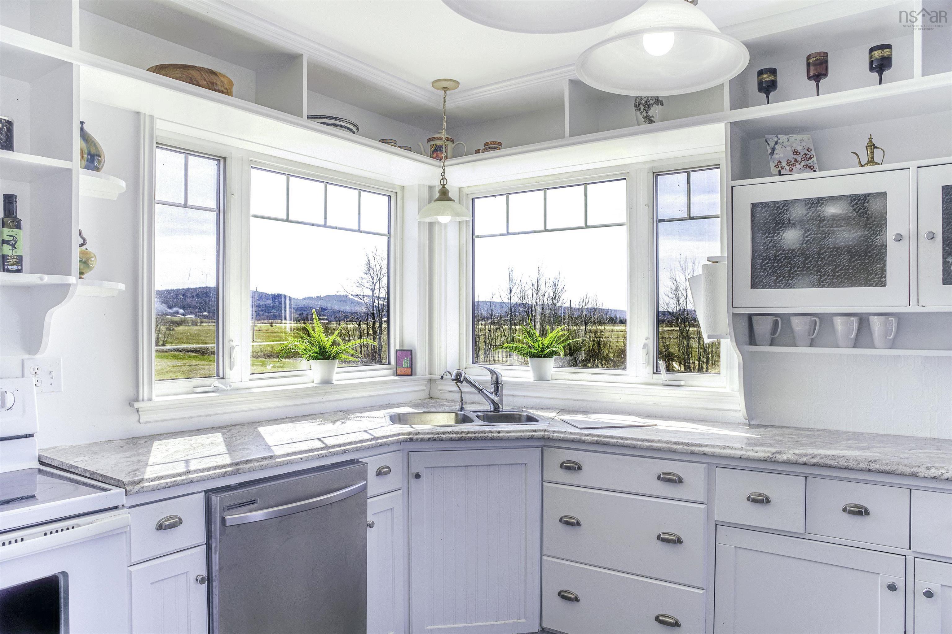 $995,000.00: 215 Cloverdale Drive, Martock