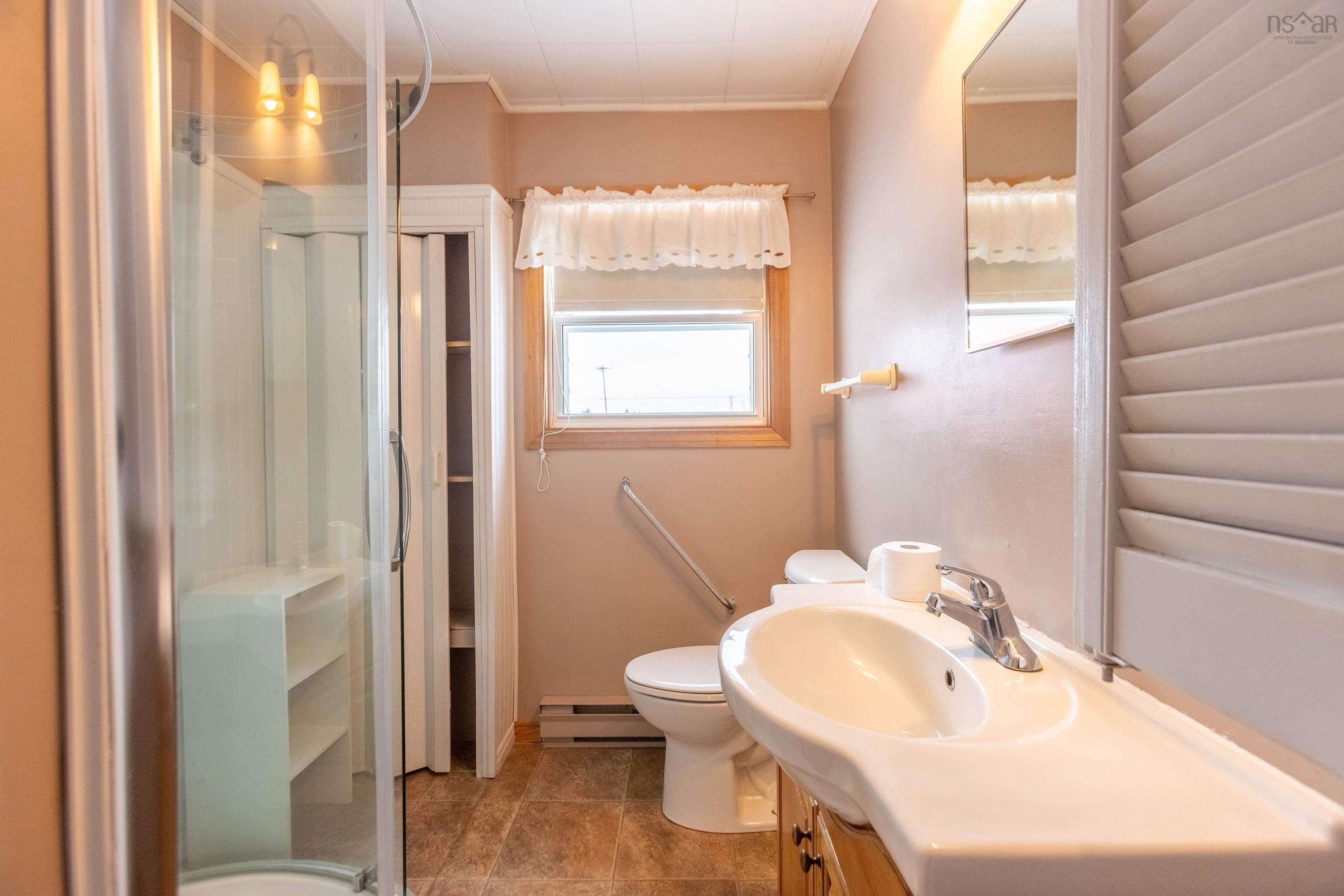 $319,900.00: 482 Highway 204, Brookdale