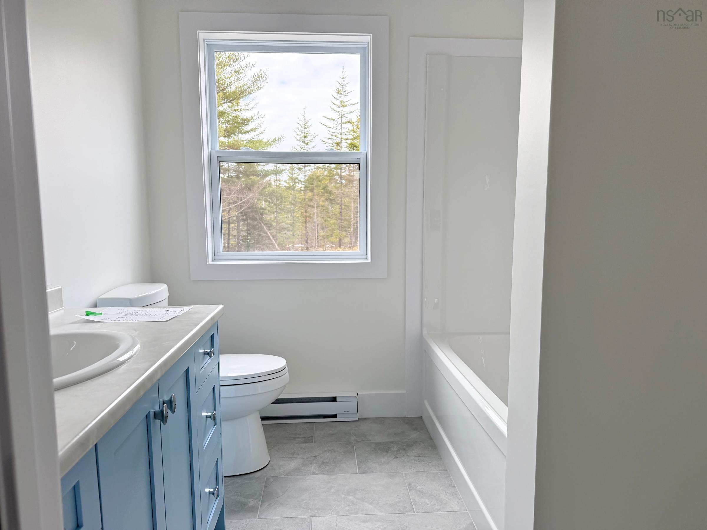 $399,900.00: 275 38 Lakewood Court, East Uniacke