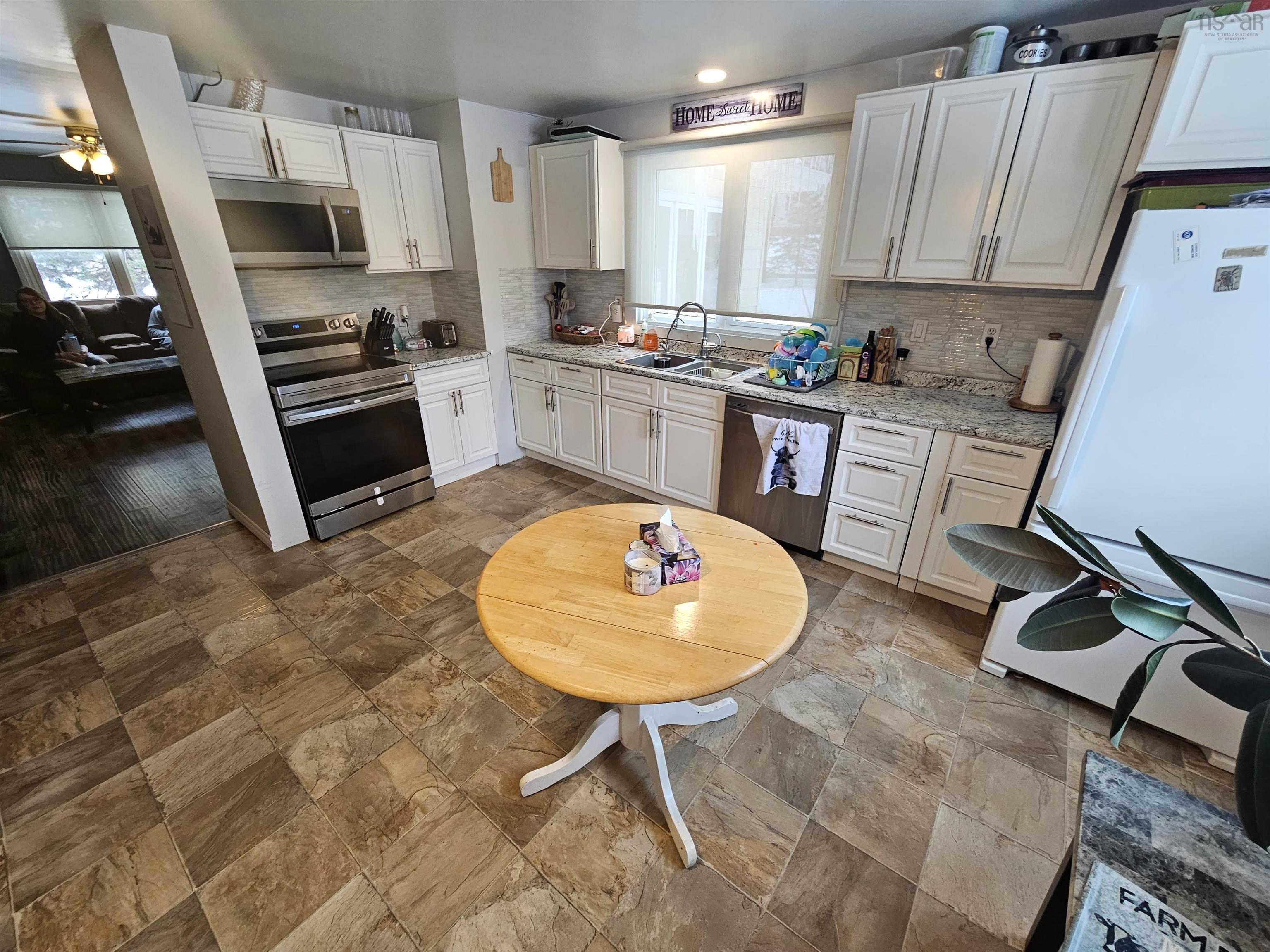 $289,900.00: 9521 Highway 6 Highway, Pugwash