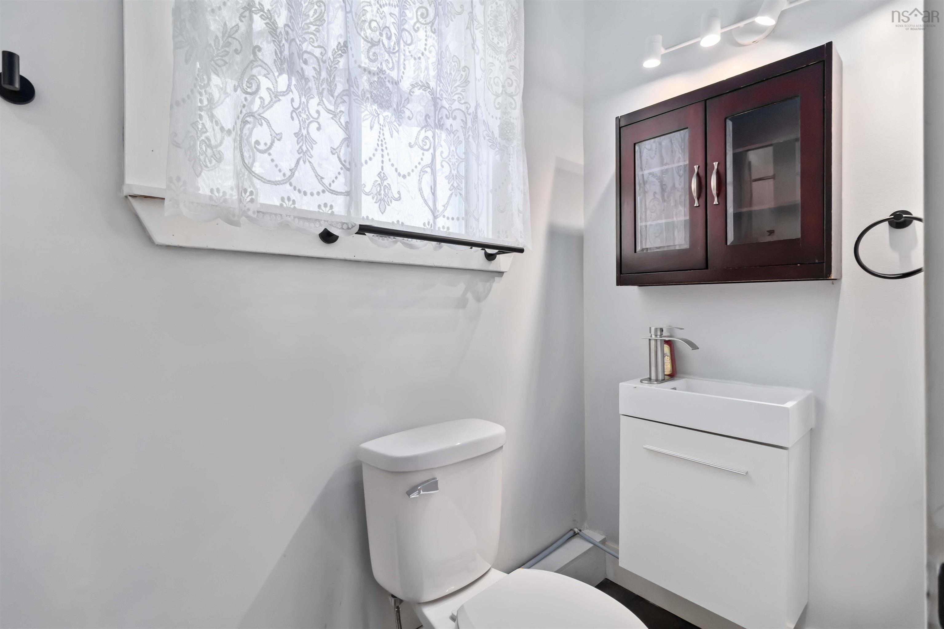 102 King Street, Dartmouth, NS (MLS 202602312)