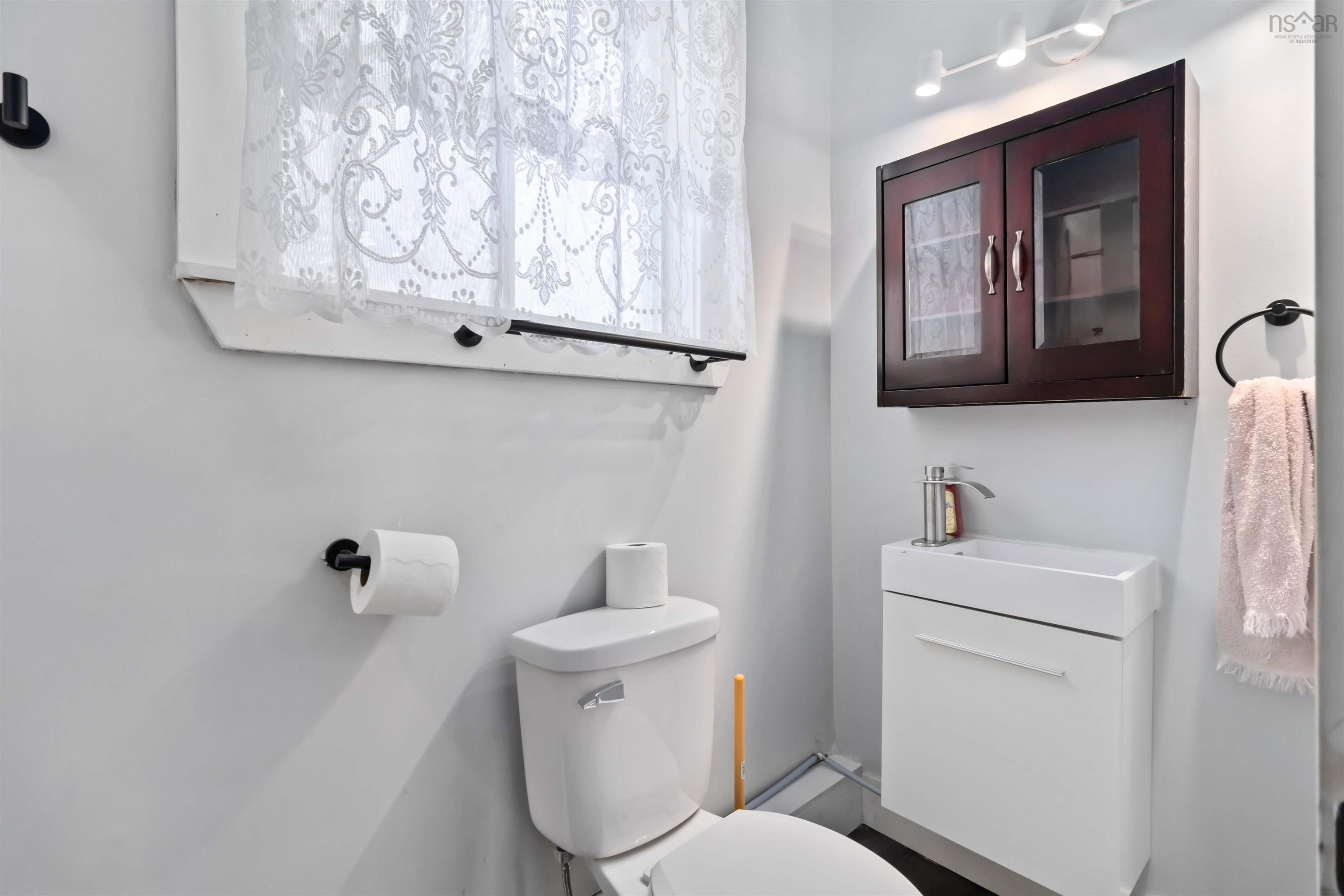 102 King Street, Dartmouth, NS (MLS 202602312)