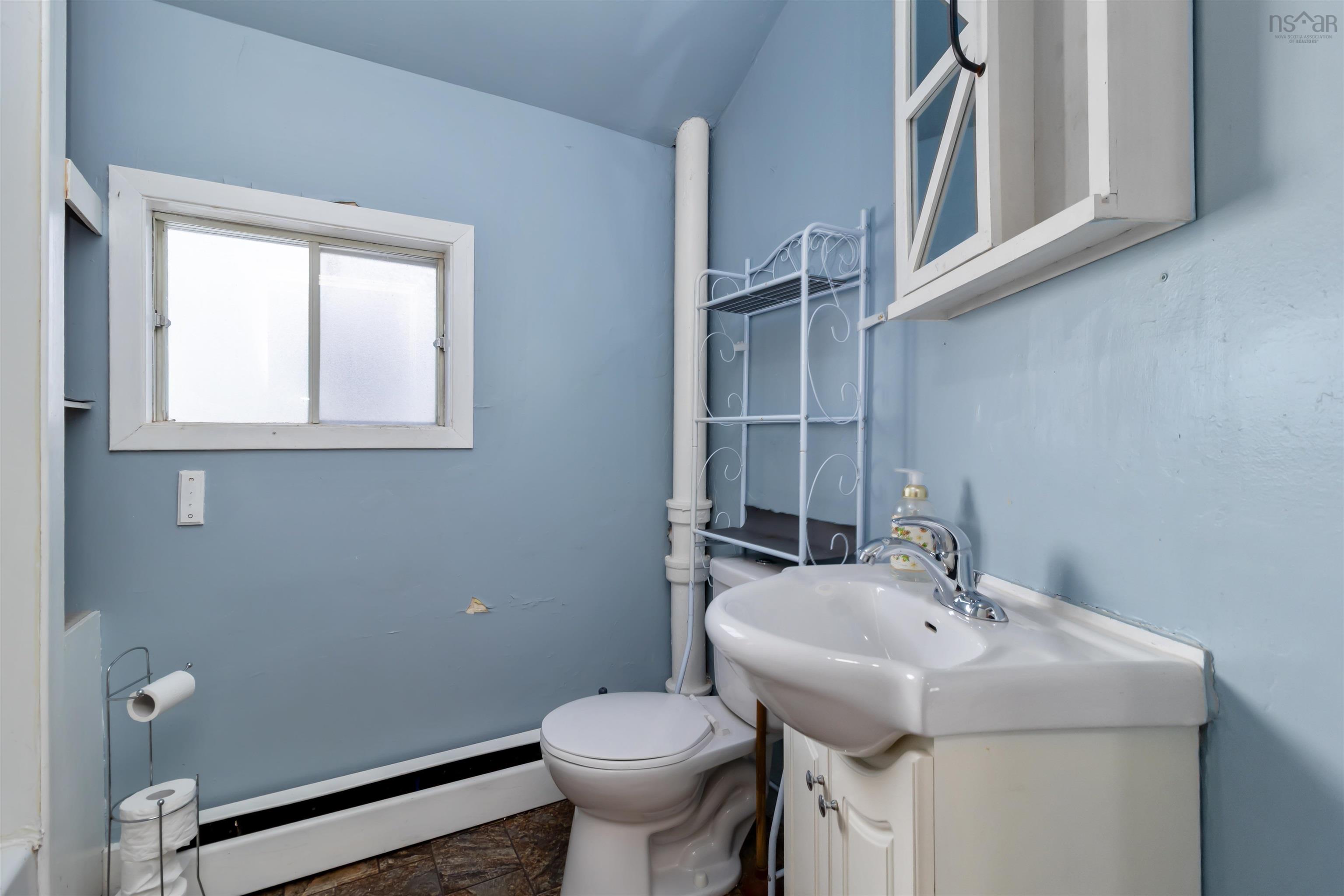 102 King Street, Dartmouth, NS (MLS 202602312)