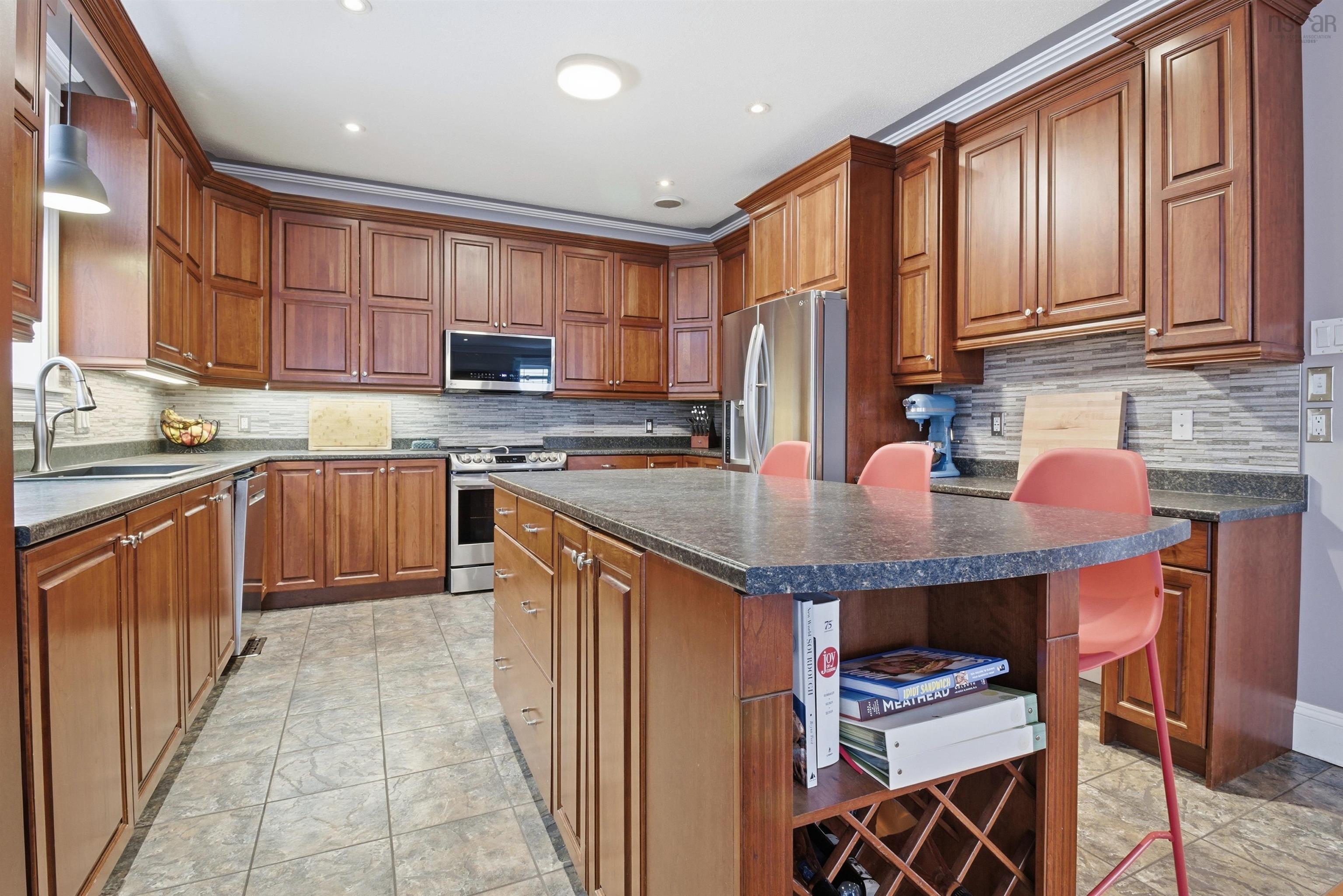 $849,900.00: 378 Portland Hills Drive, Dartmouth