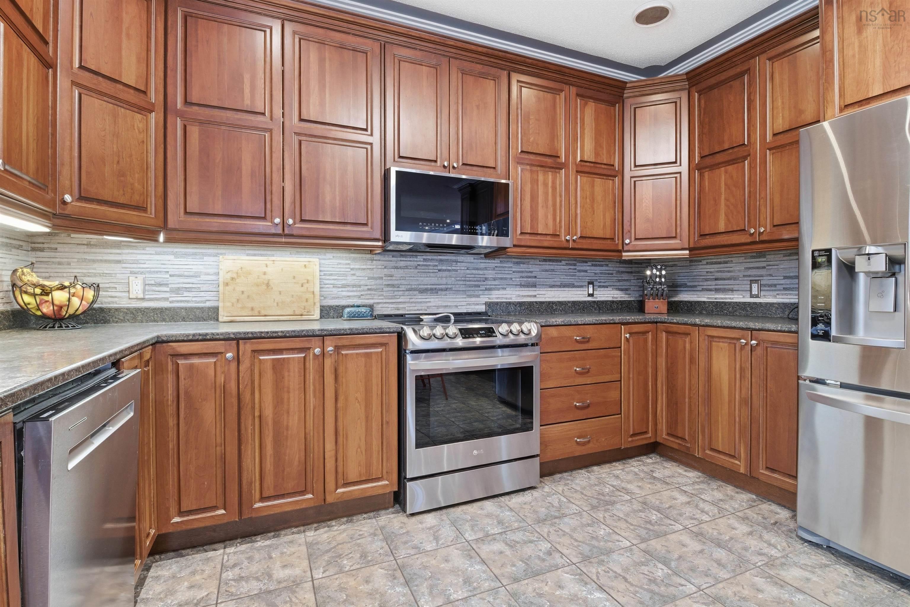 $849,900.00: 378 Portland Hills Drive, Dartmouth