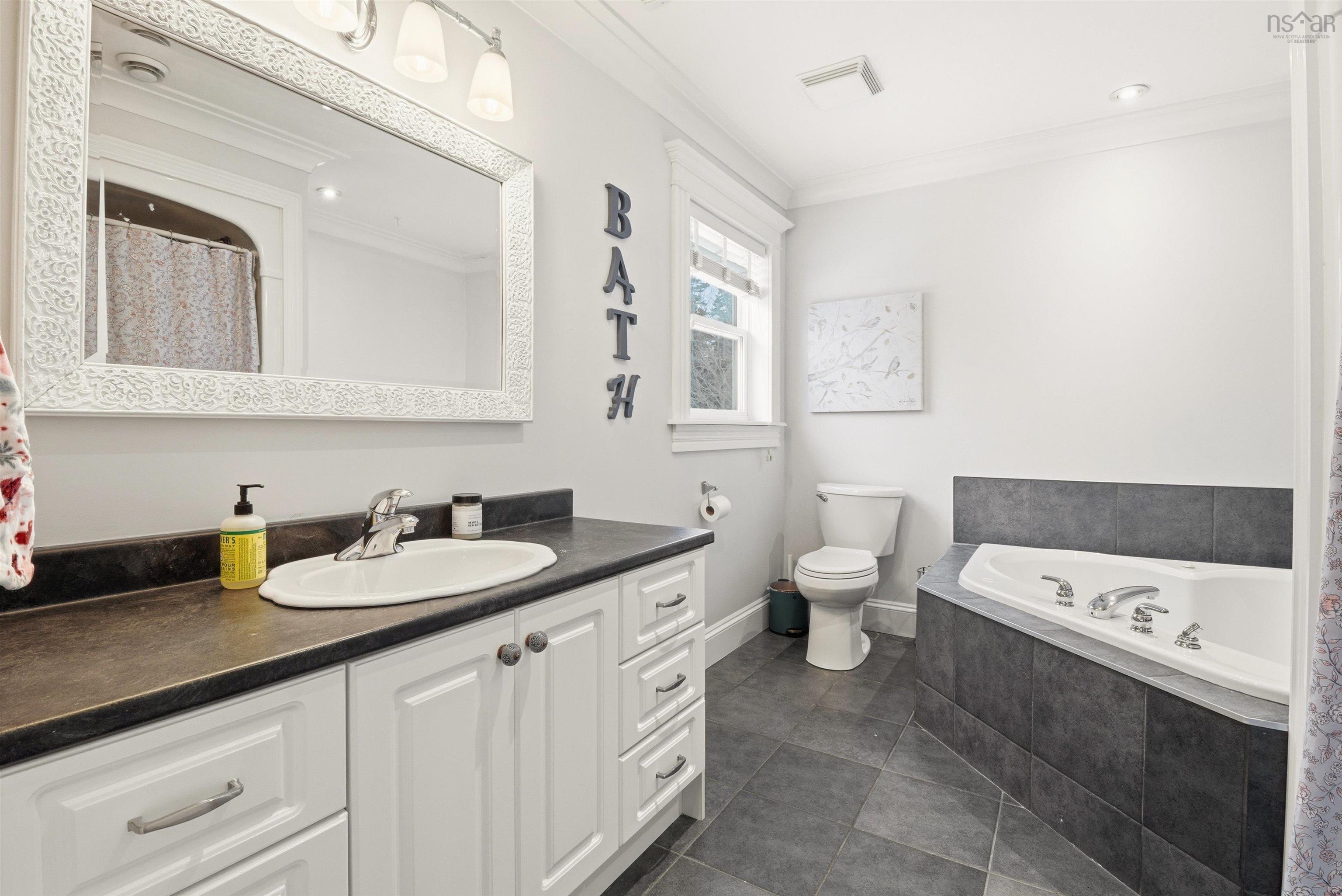 $849,900.00: 378 Portland Hills Drive, Dartmouth