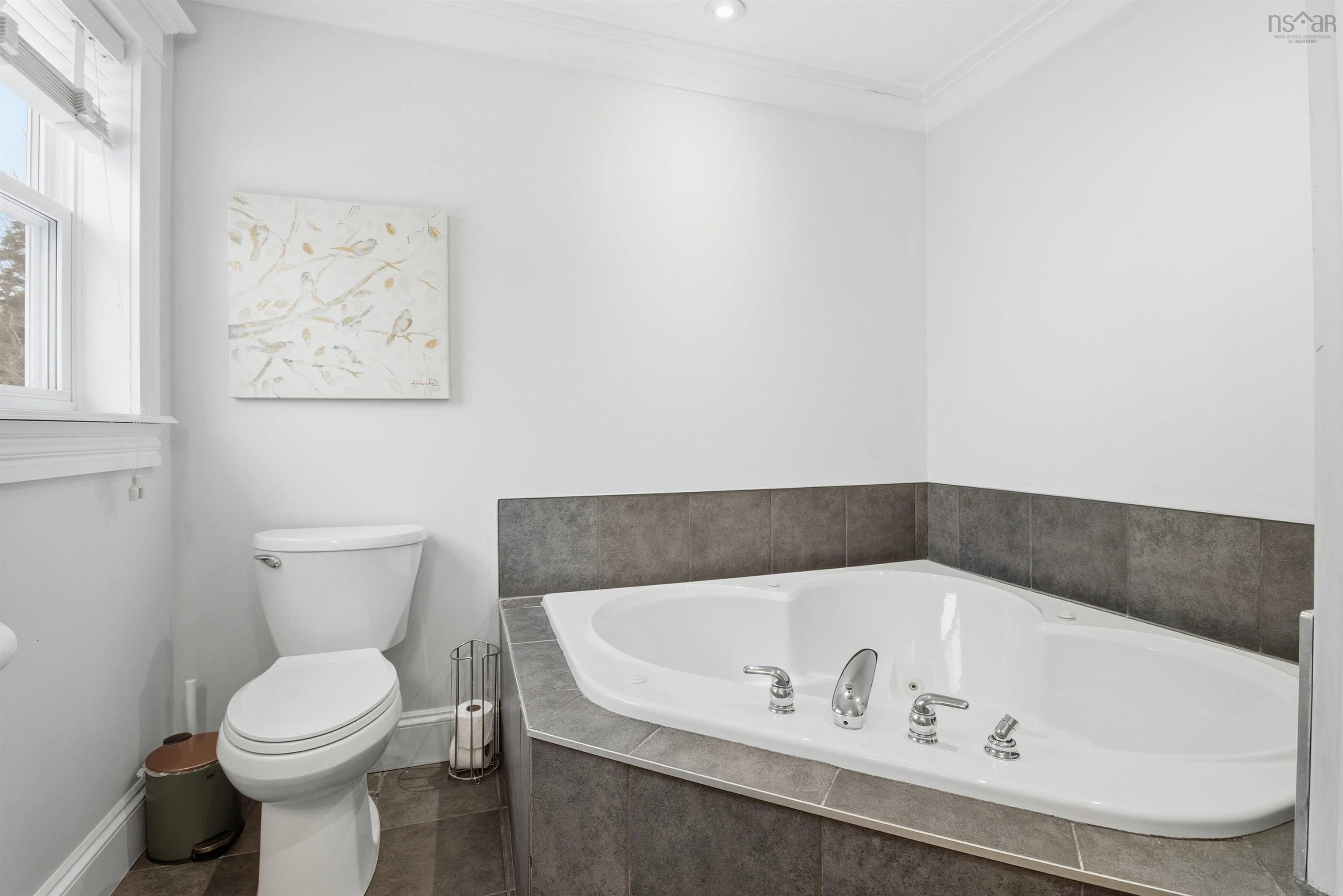 $849,900.00: 378 Portland Hills Drive, Dartmouth