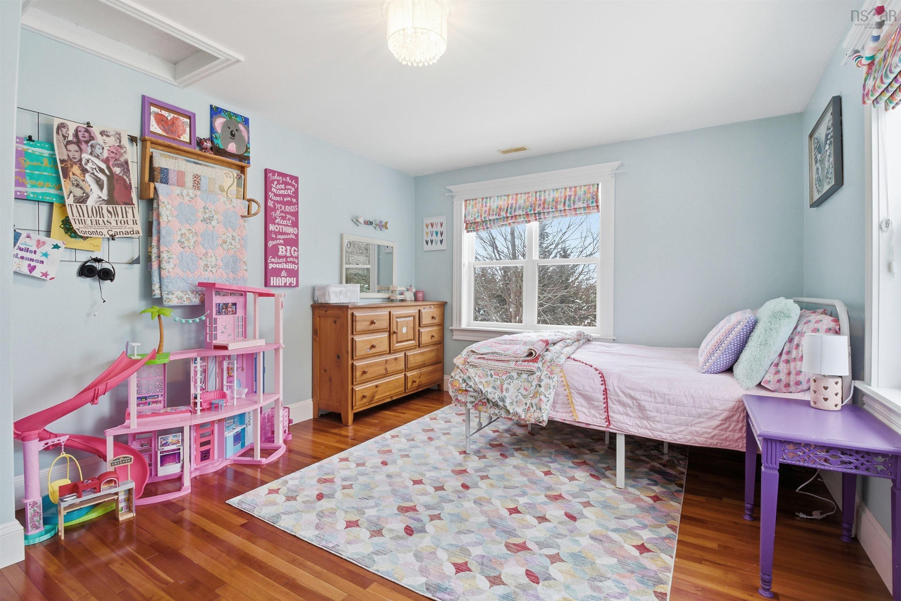 $849,900.00: 378 Portland Hills Drive, Dartmouth